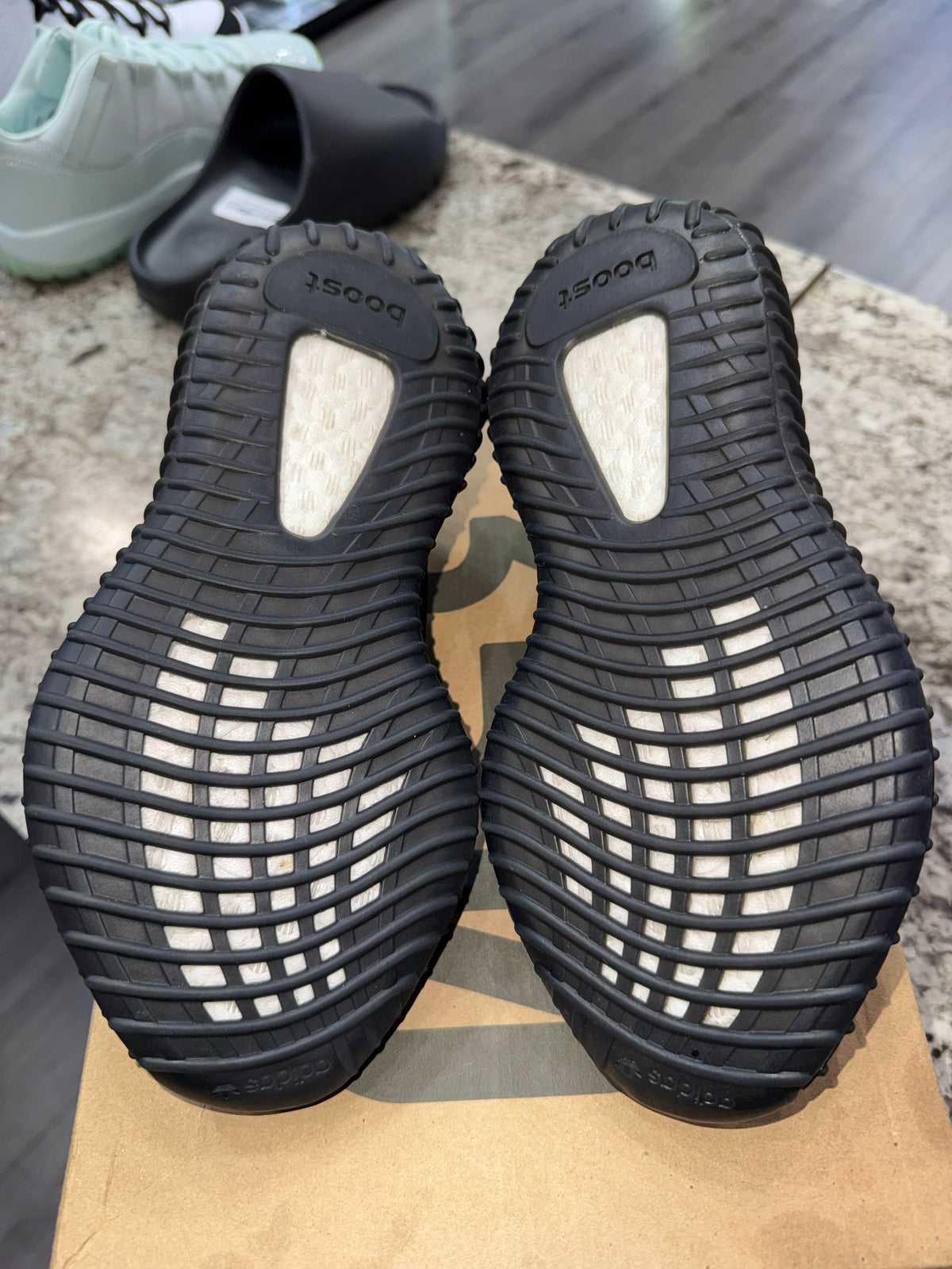 adidas Yeezy Boost 350 V2 Core Black Red