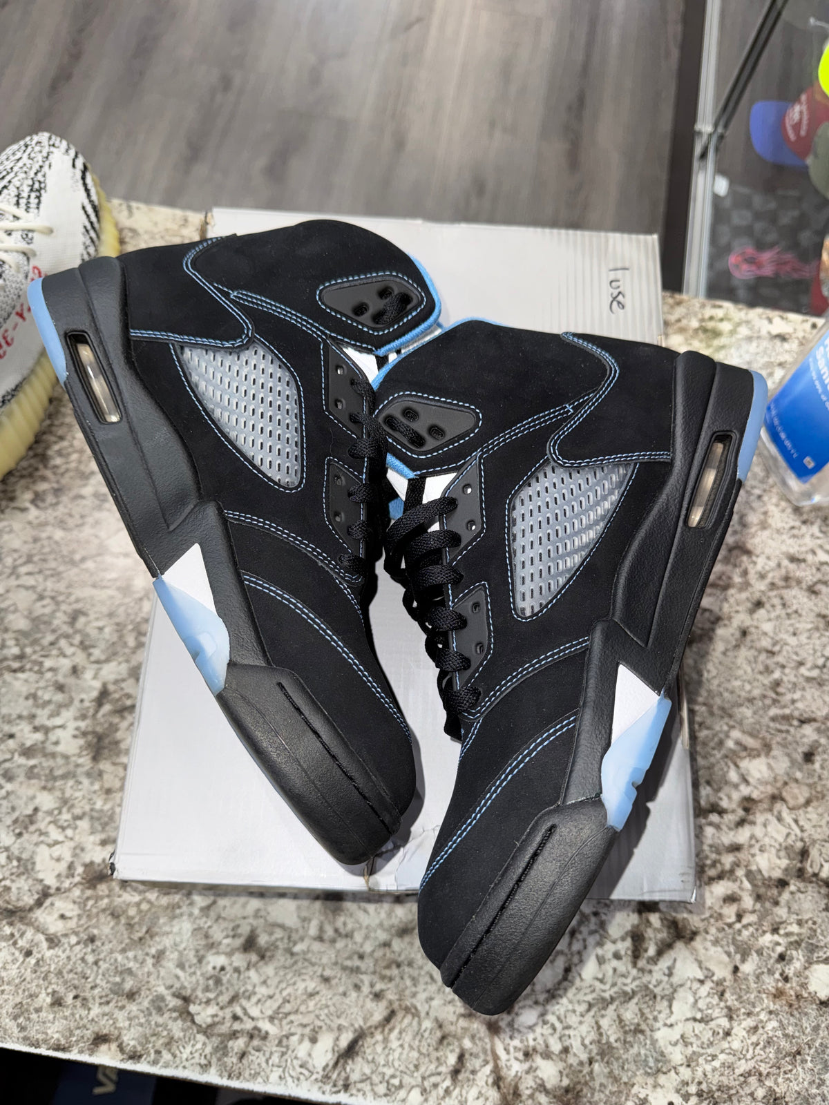 Jordan 5 Retro Black University Blue (2026)