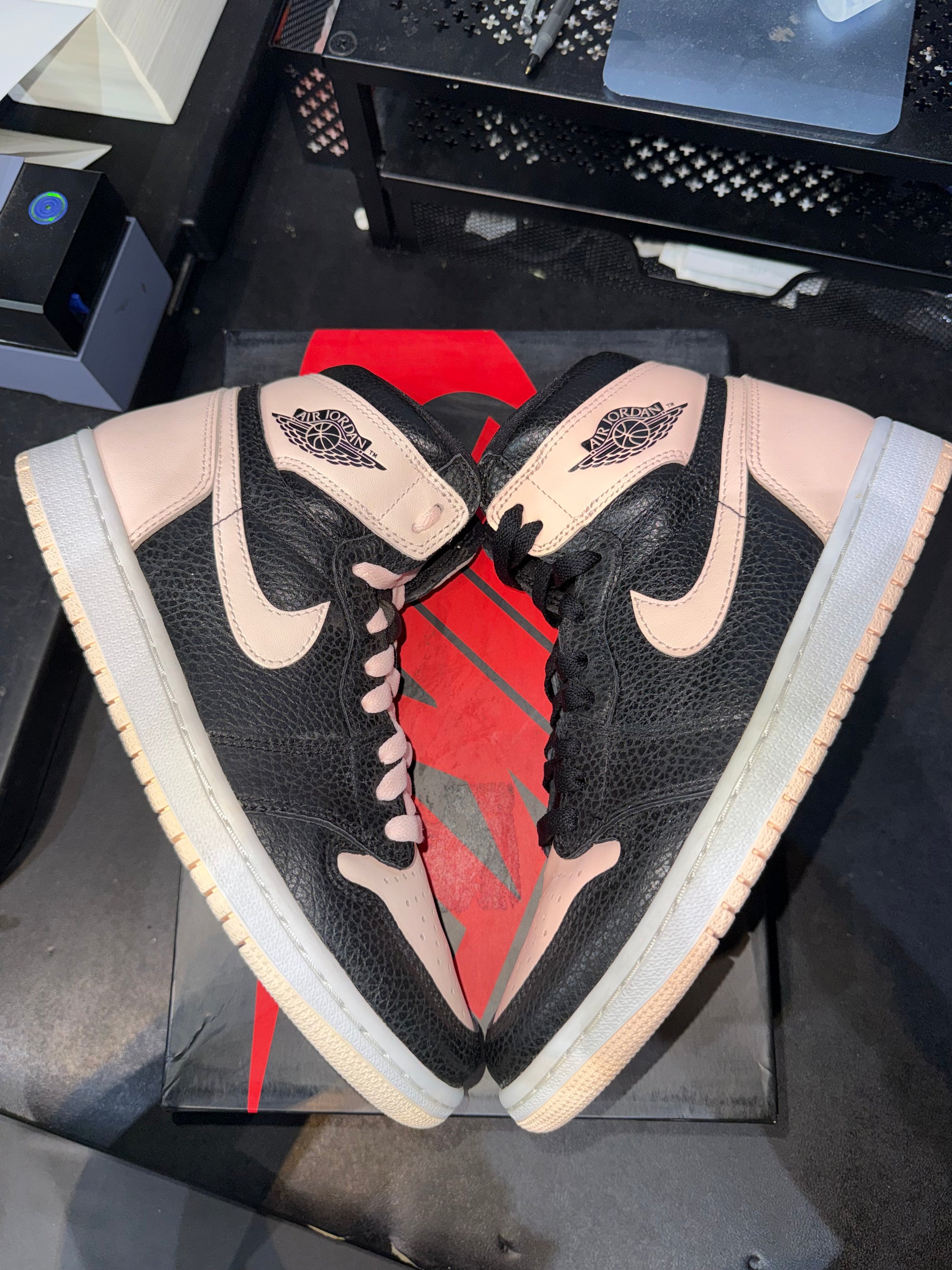 Jordan 1 Retro High Black Crimson Tint