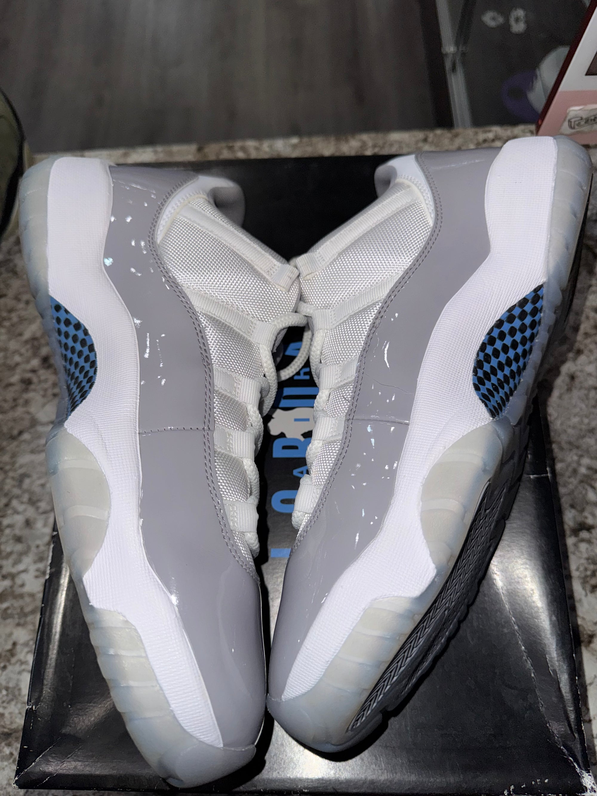 Jordan 11 Retro Low Cement Grey