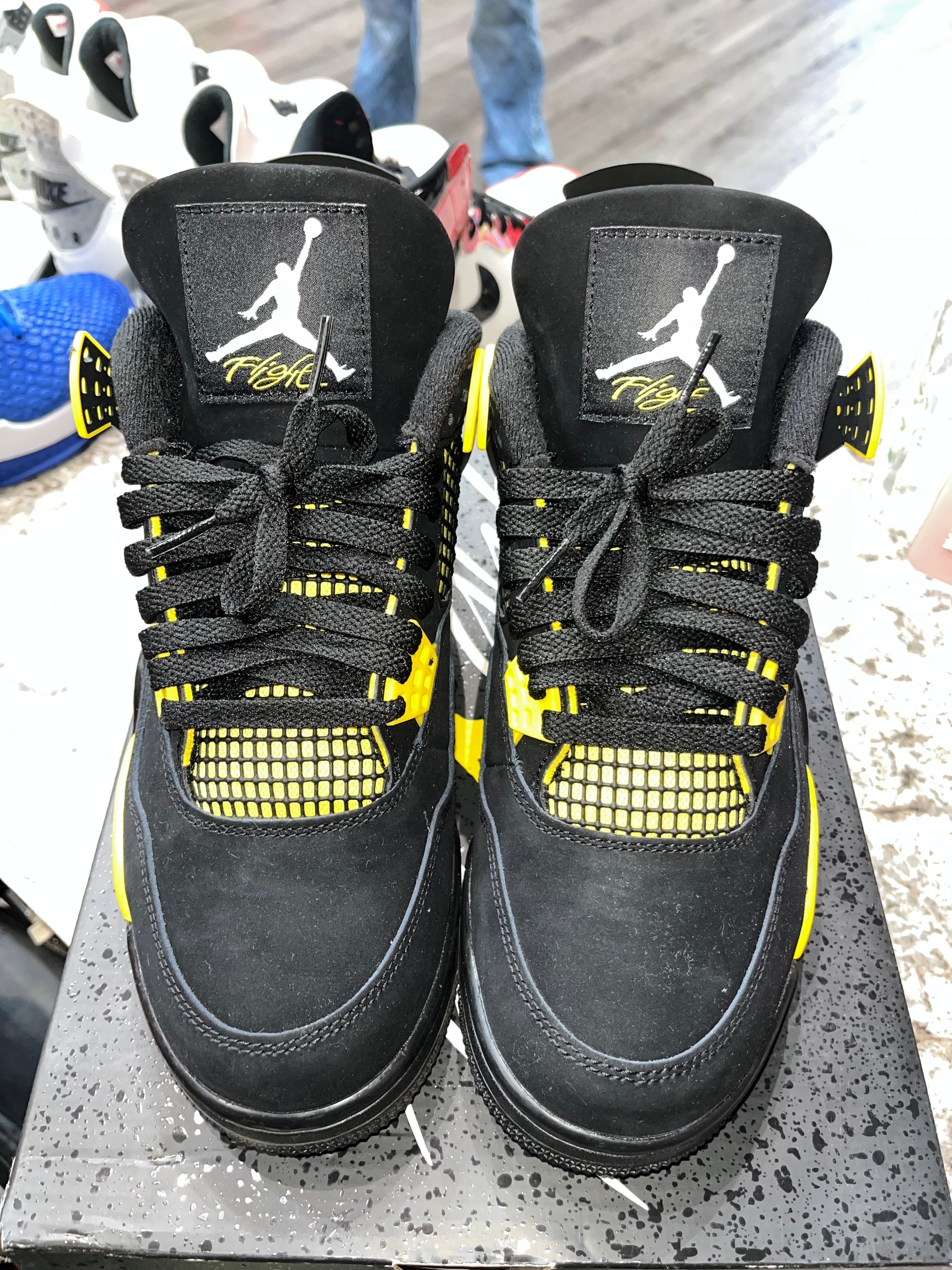 Jordan 4 Retro Thunder (2023)