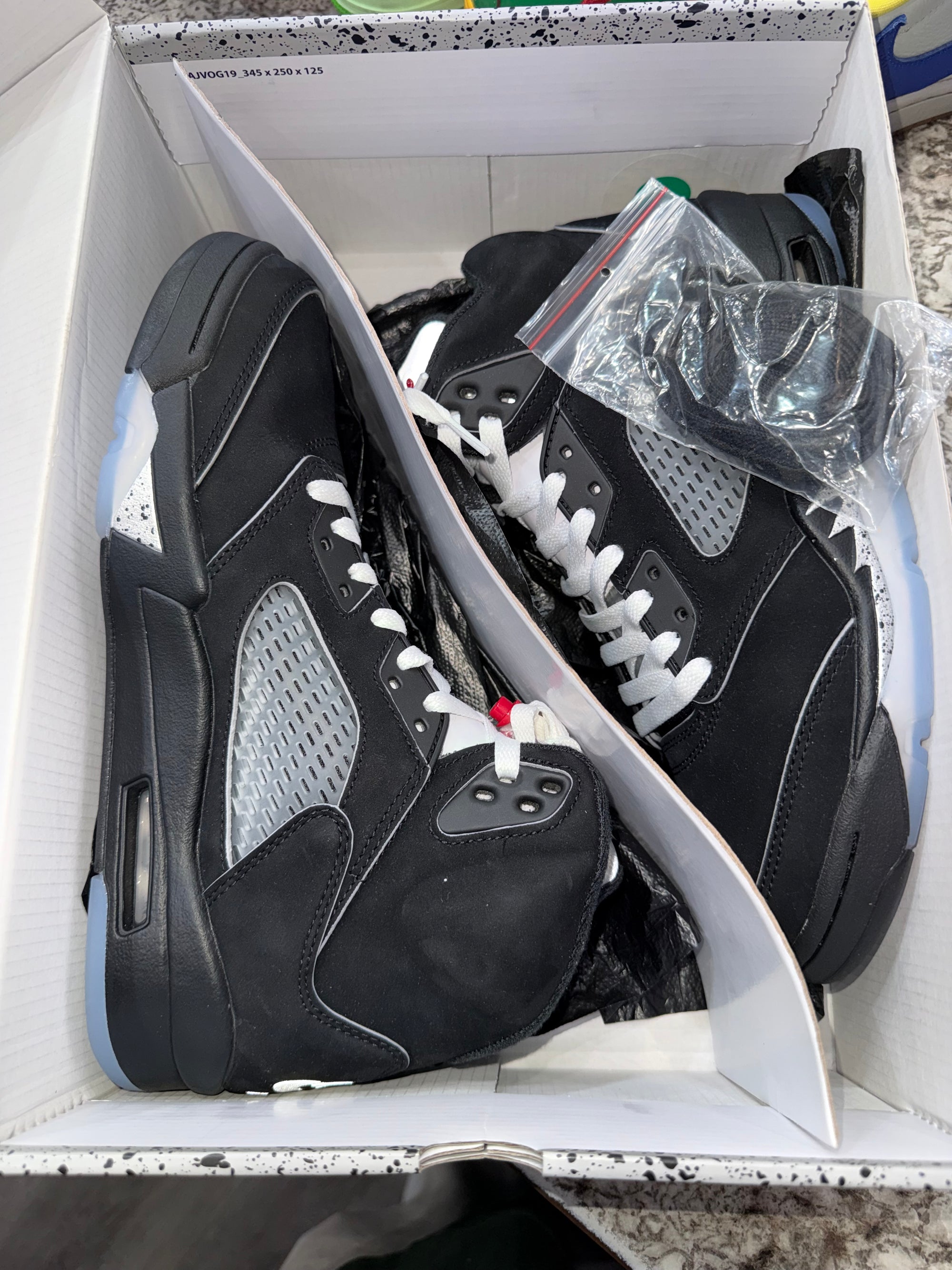 Jordan 5 Retro OG Black Metallic Reimagined (VNDS)