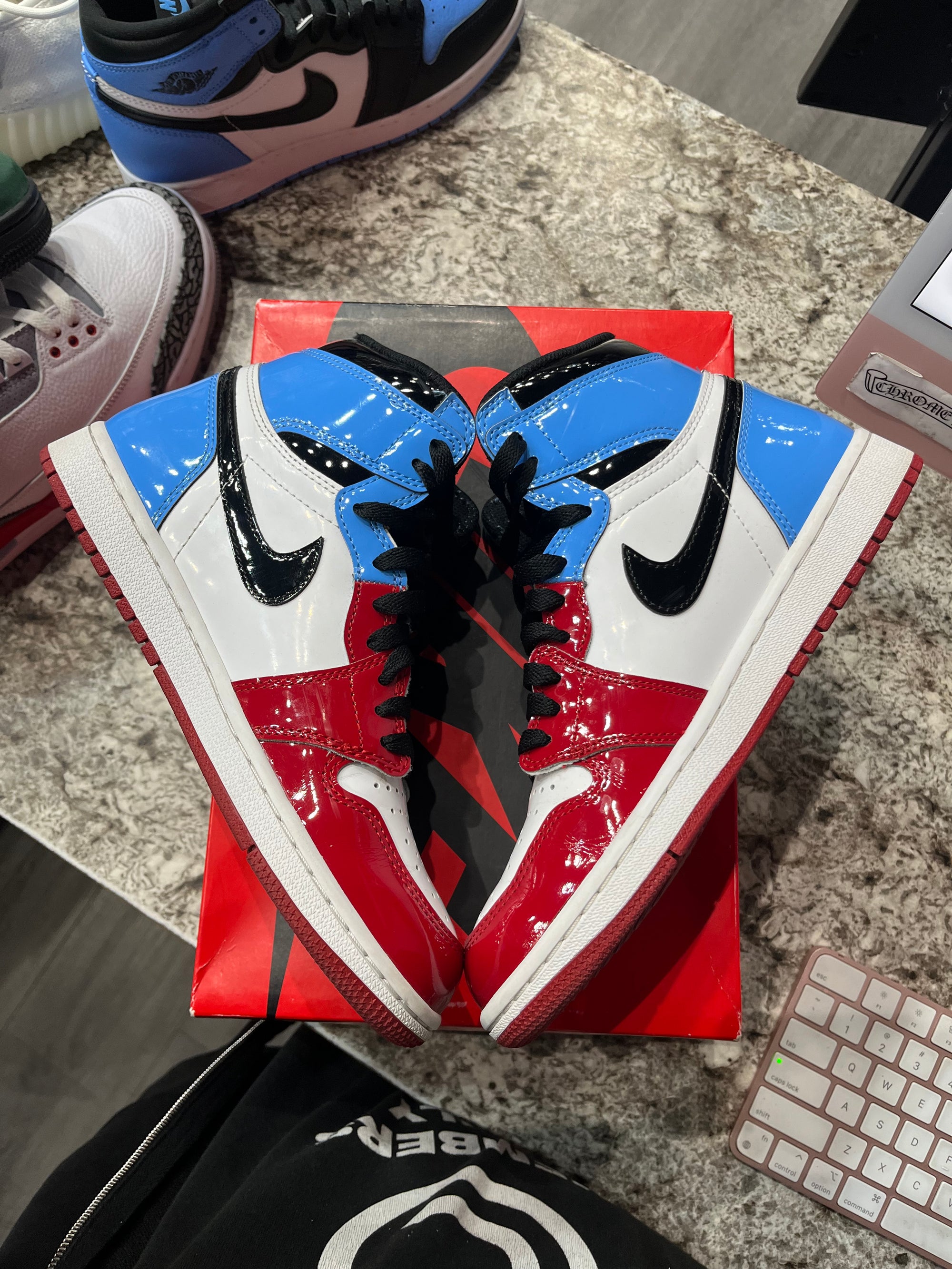 Jordan 1 Retro High Fearless UNC Chicago