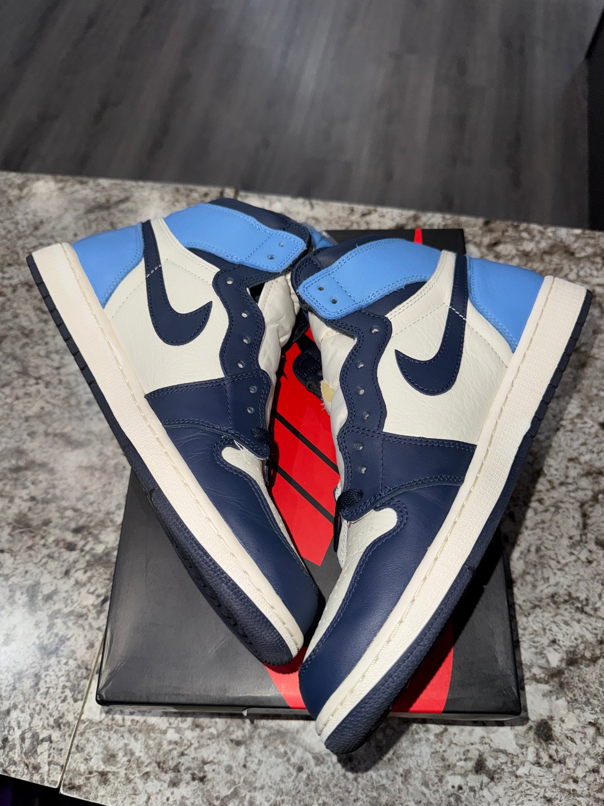 Jordan 1 Retro High Obsidian