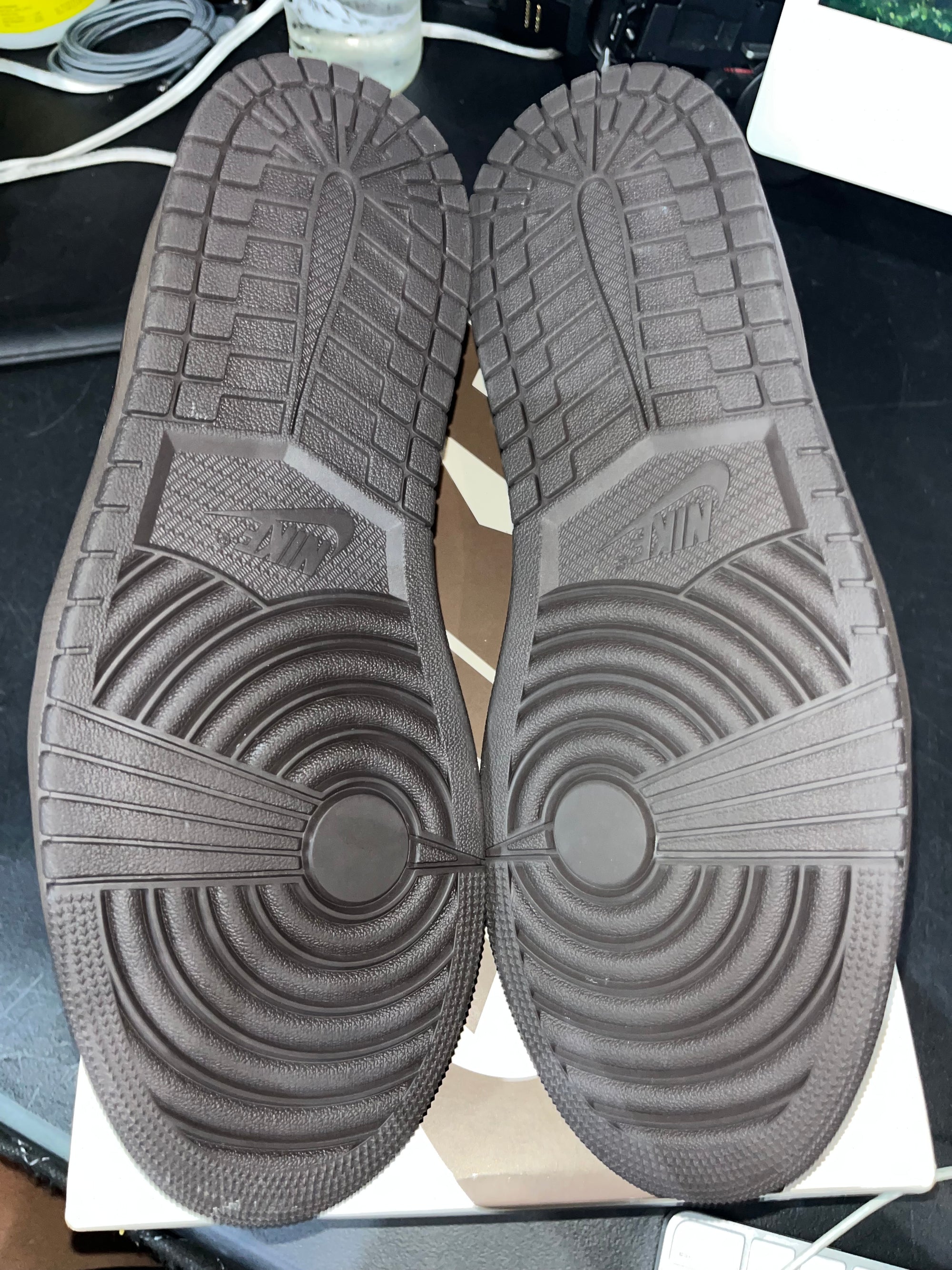 Jordan 1 Retro Low OG SP Travis Scott Velvet Brown