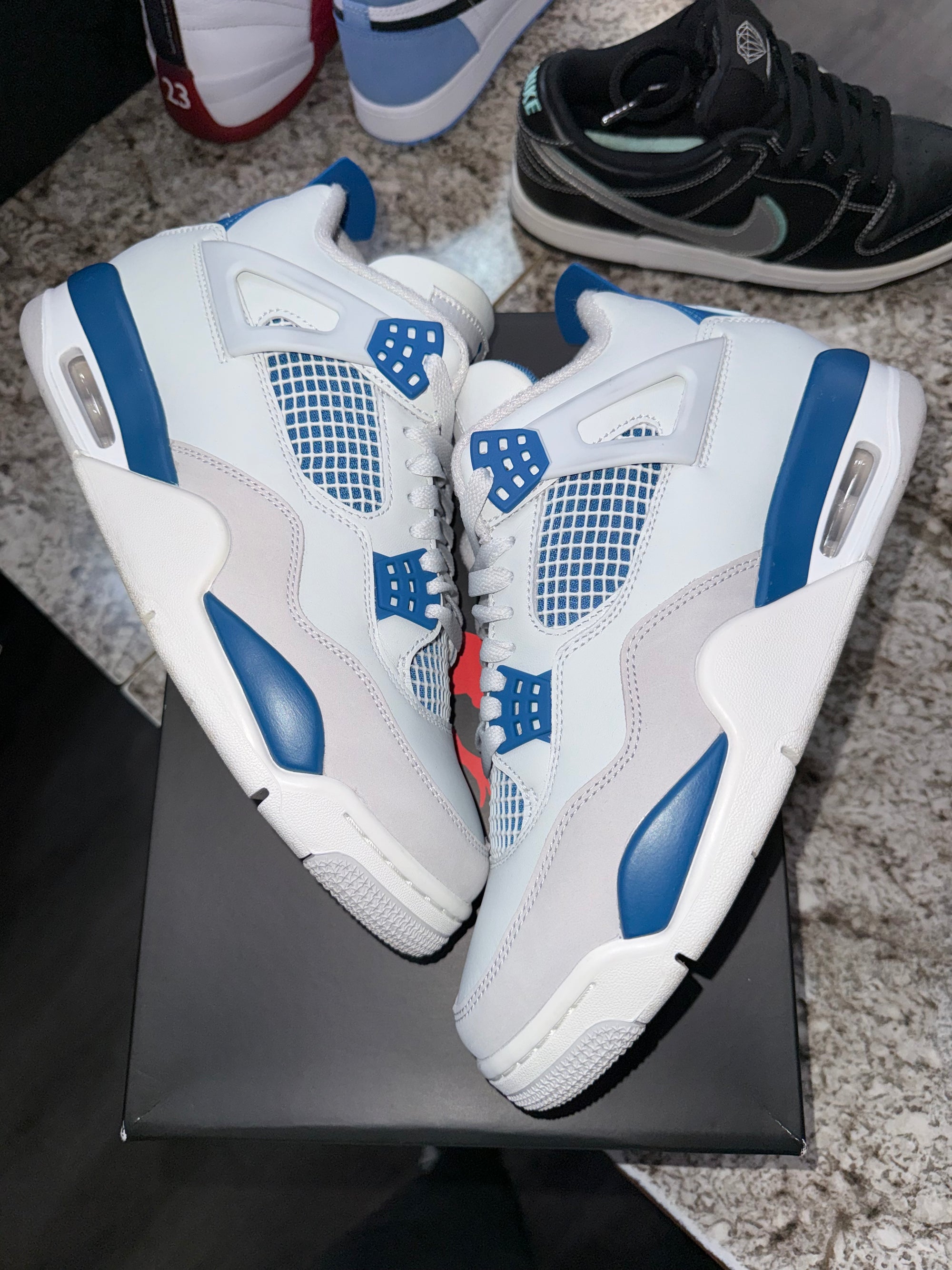 Jordan 4 Retro Military Blue (2024)