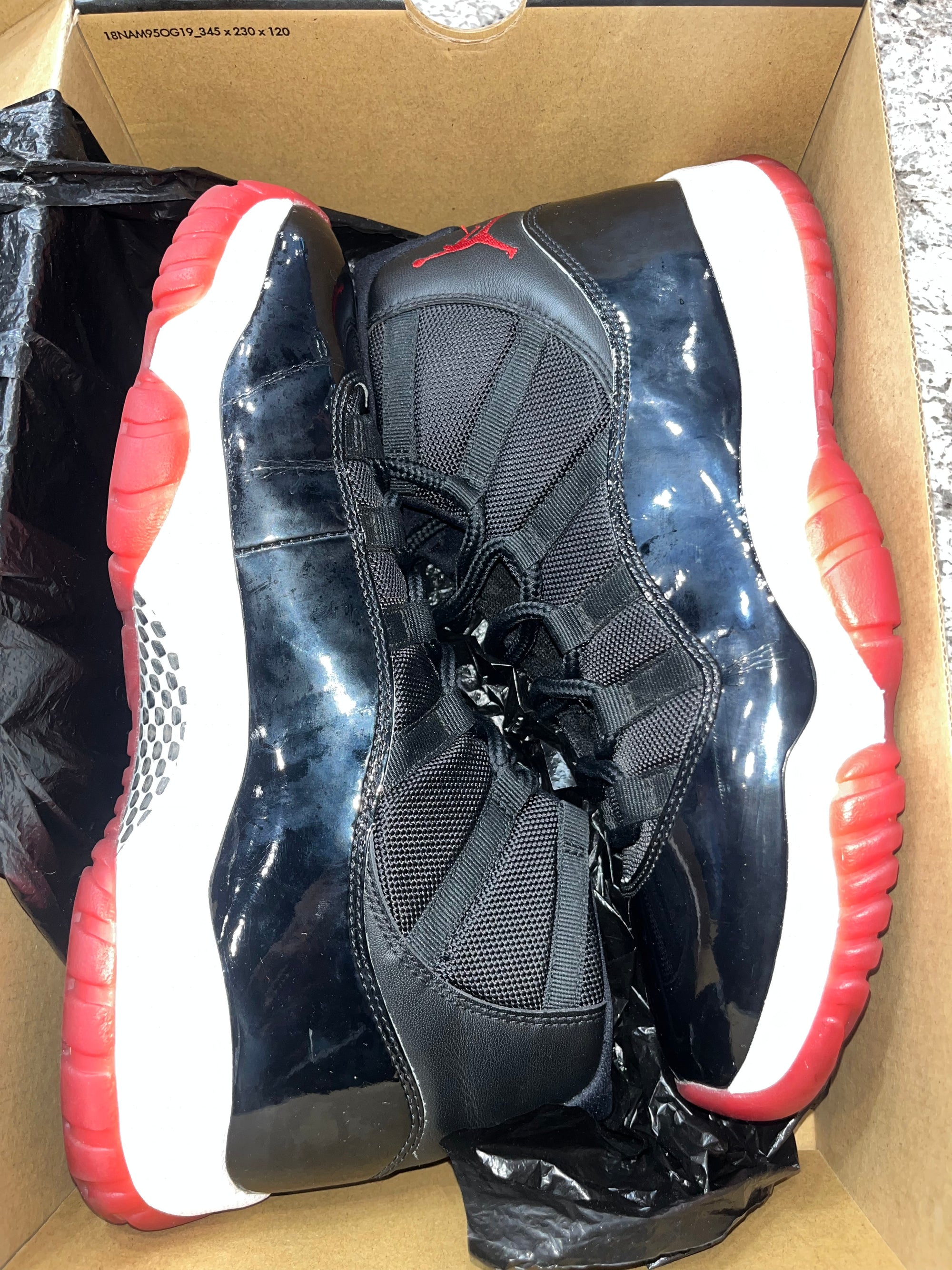 Jordan 11 Retro Playoffs Bred (2019)