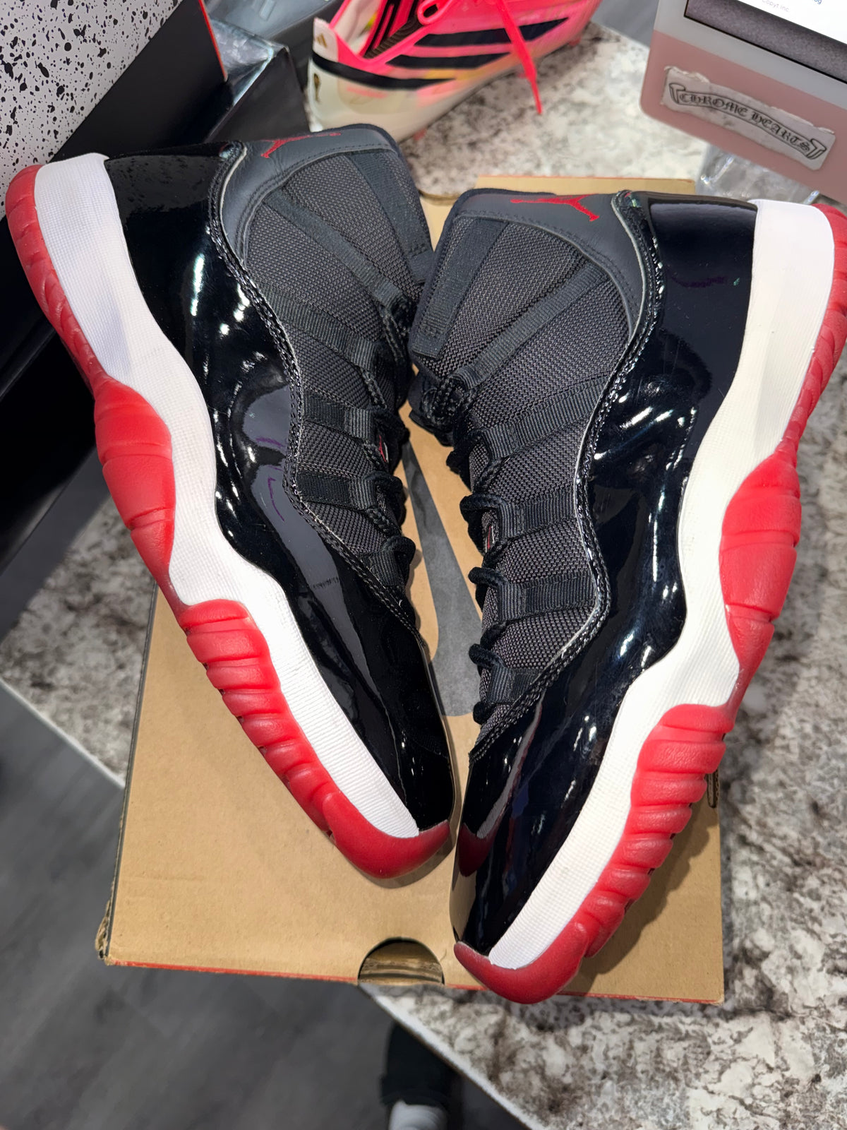 Jordan 11 Retro Playoffs Bred (2019)