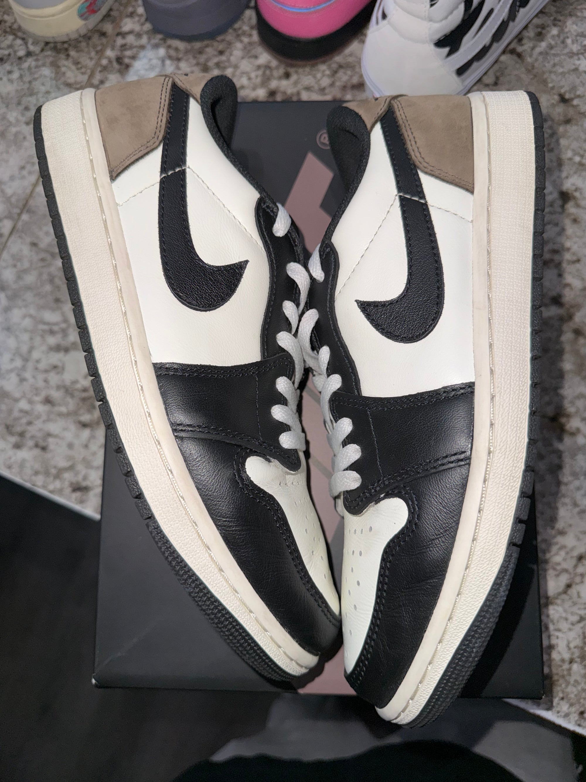 Jordan 1 Retro Low OG Mocha
