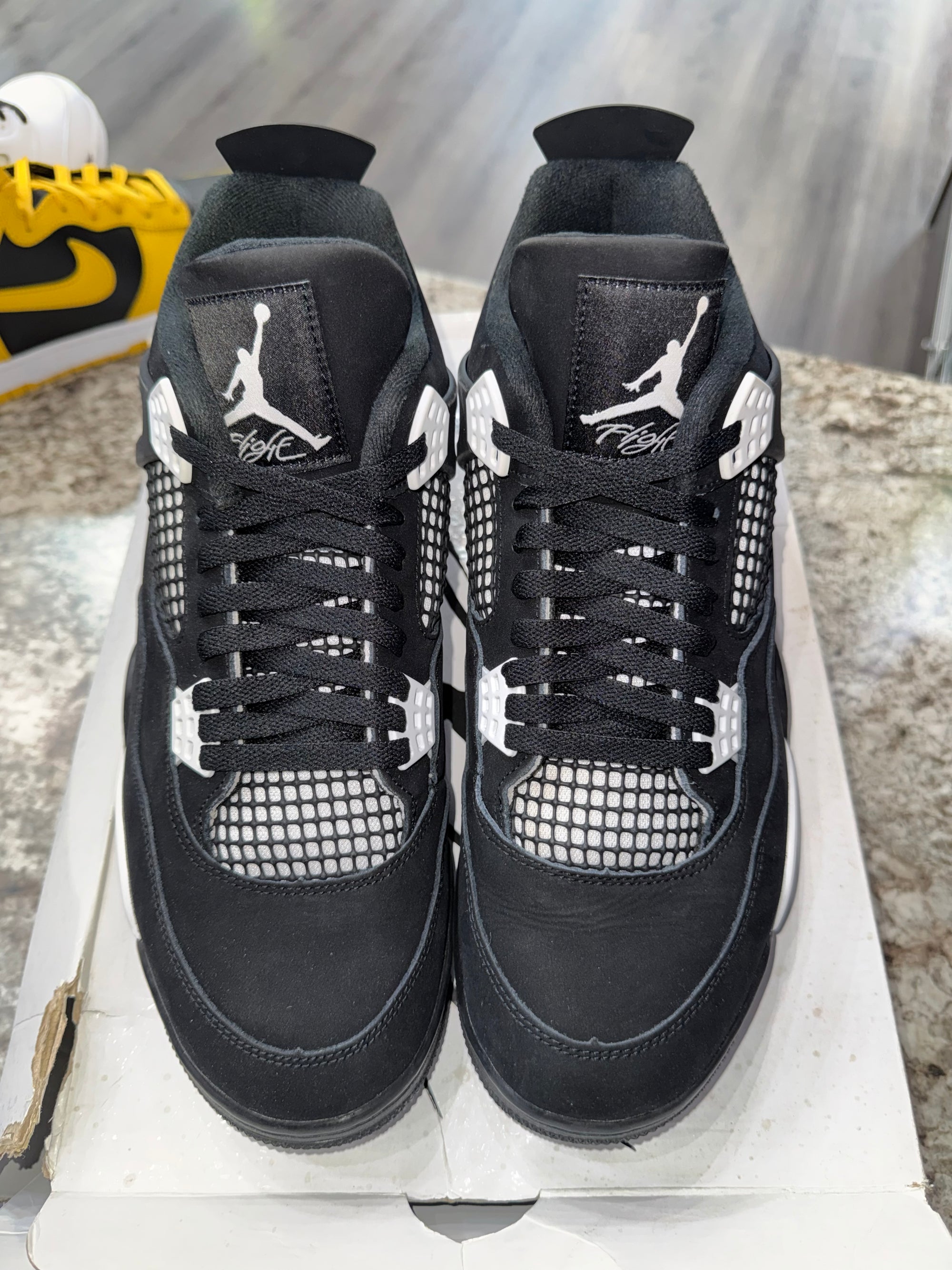 Jordan 4 Retro White Thunder