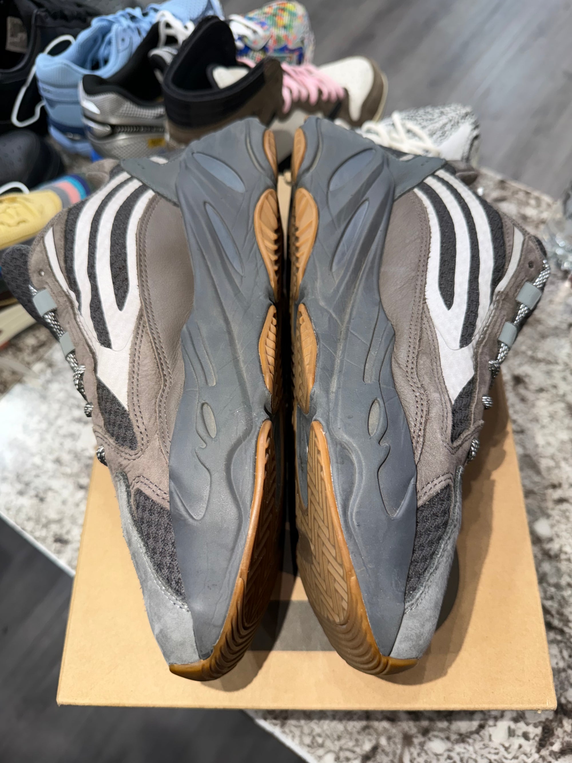 adidas Yeezy Boost 700 V2 Geode