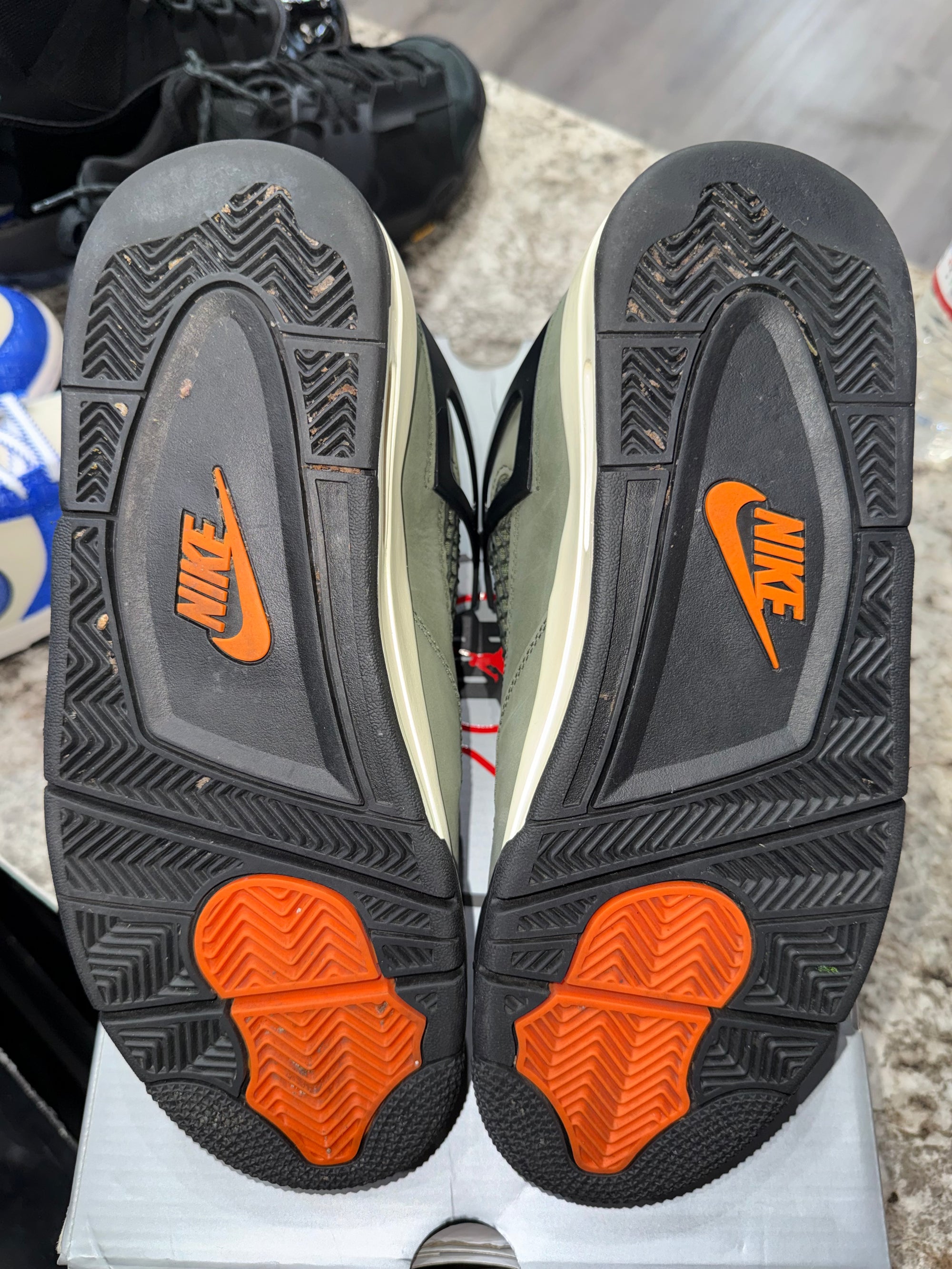 Jordan 4 Retro OG SP Undefeated (2025)