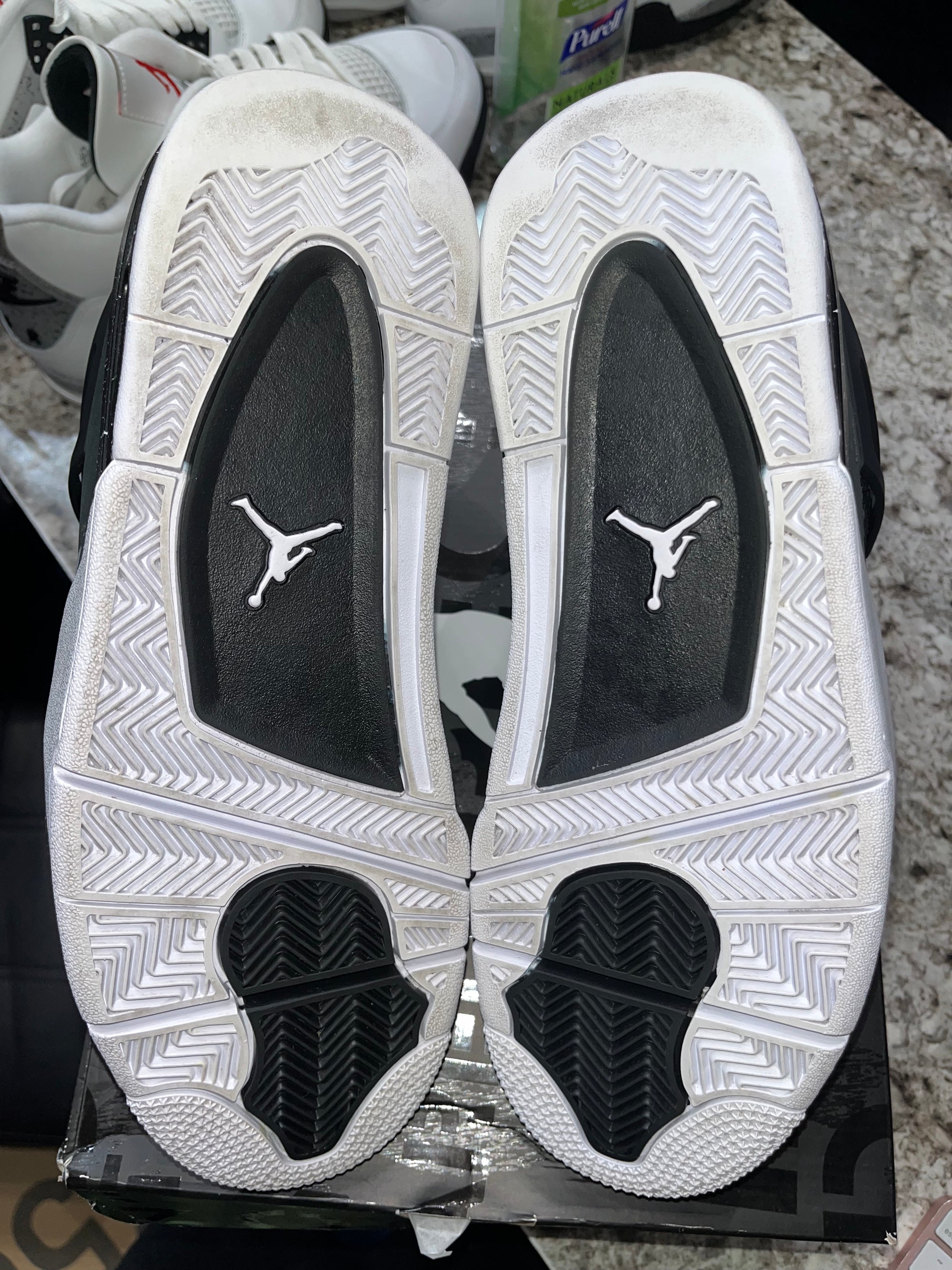 Jordan 4 Retro Fear (2024)