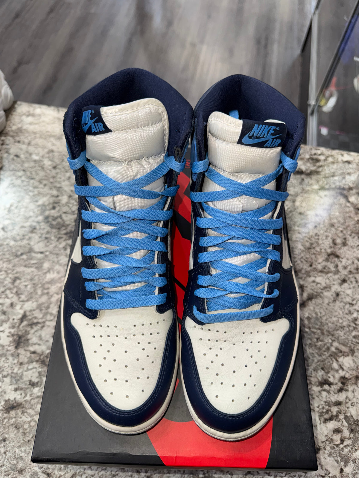 Jordan 1 Retro High Obsidian
