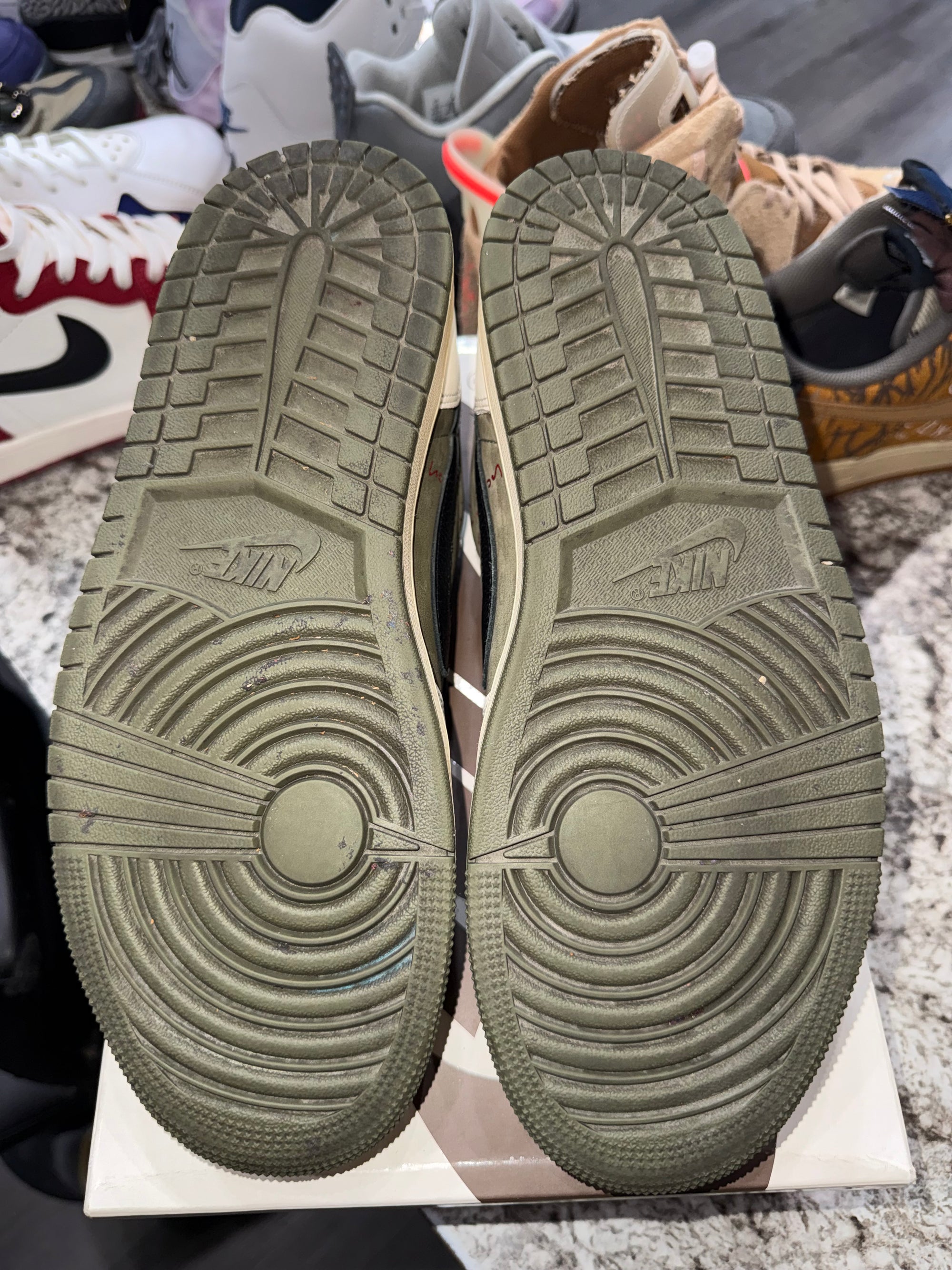 Jordan 1 Retro Low OG SP Travis Scott Medium Olive