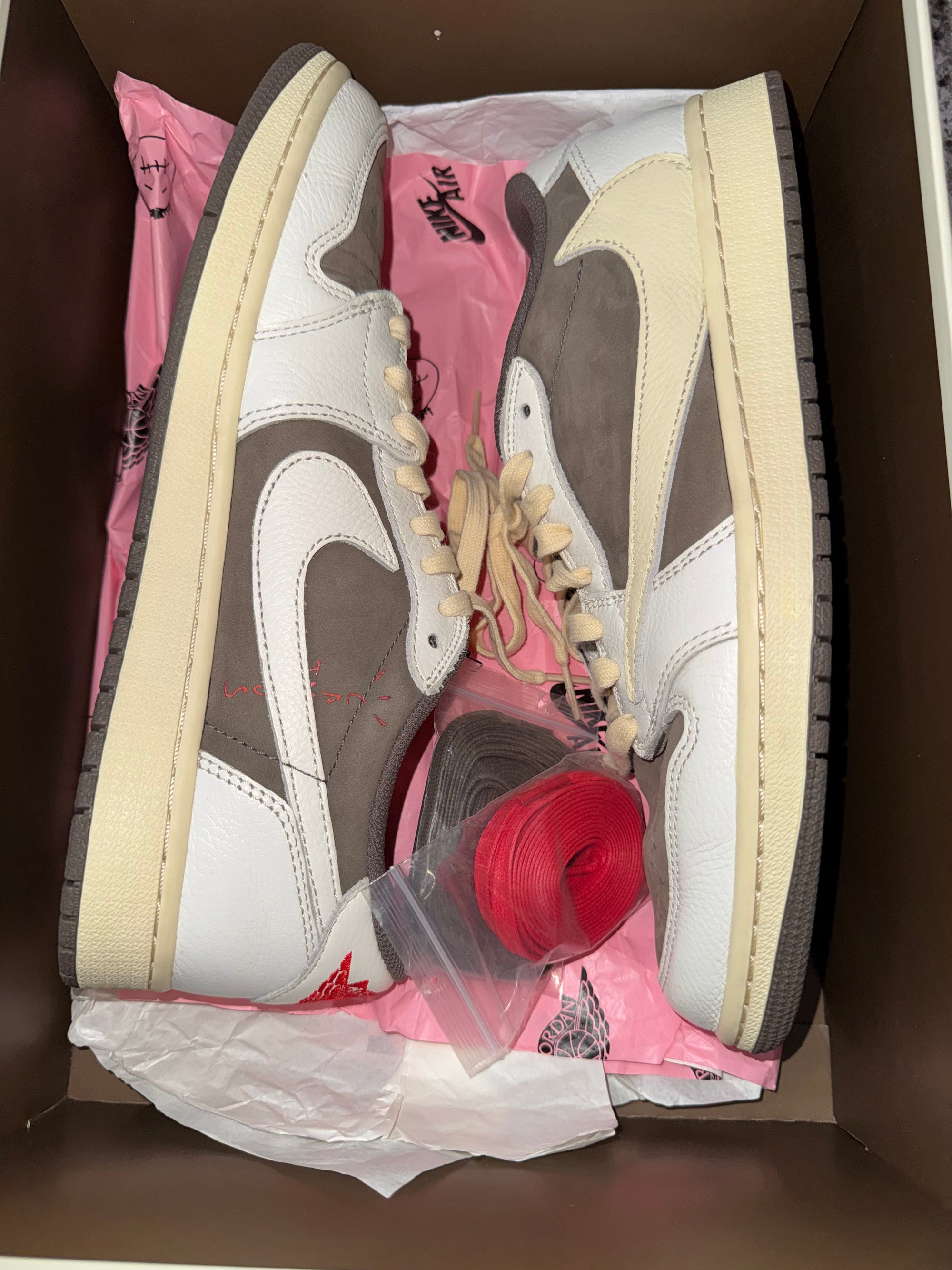 Jordan 1 Retro Low OG SP Travis Scott Reverse Mocha
