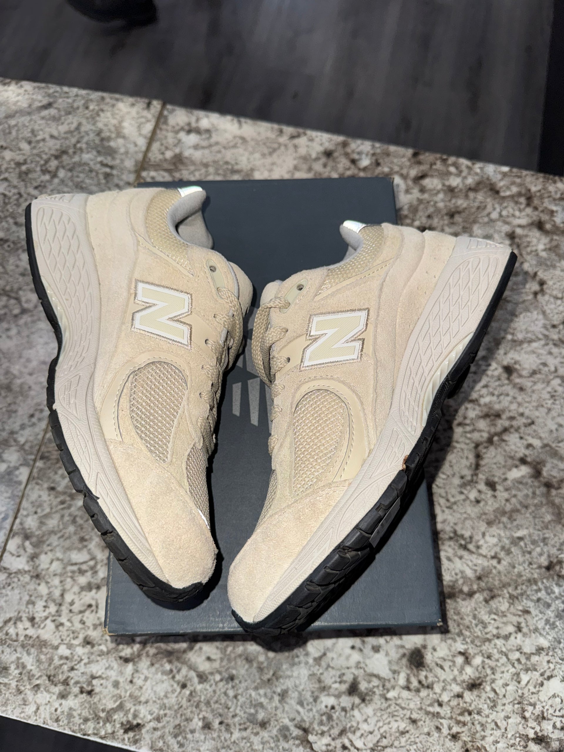 New Balance 2002R Bone Light Aluminum