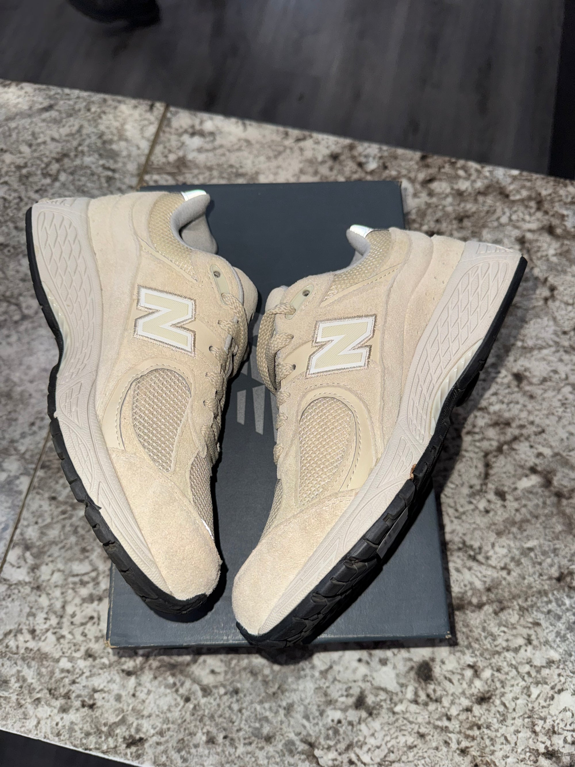 New Balance 2002R Bone Light Aluminum