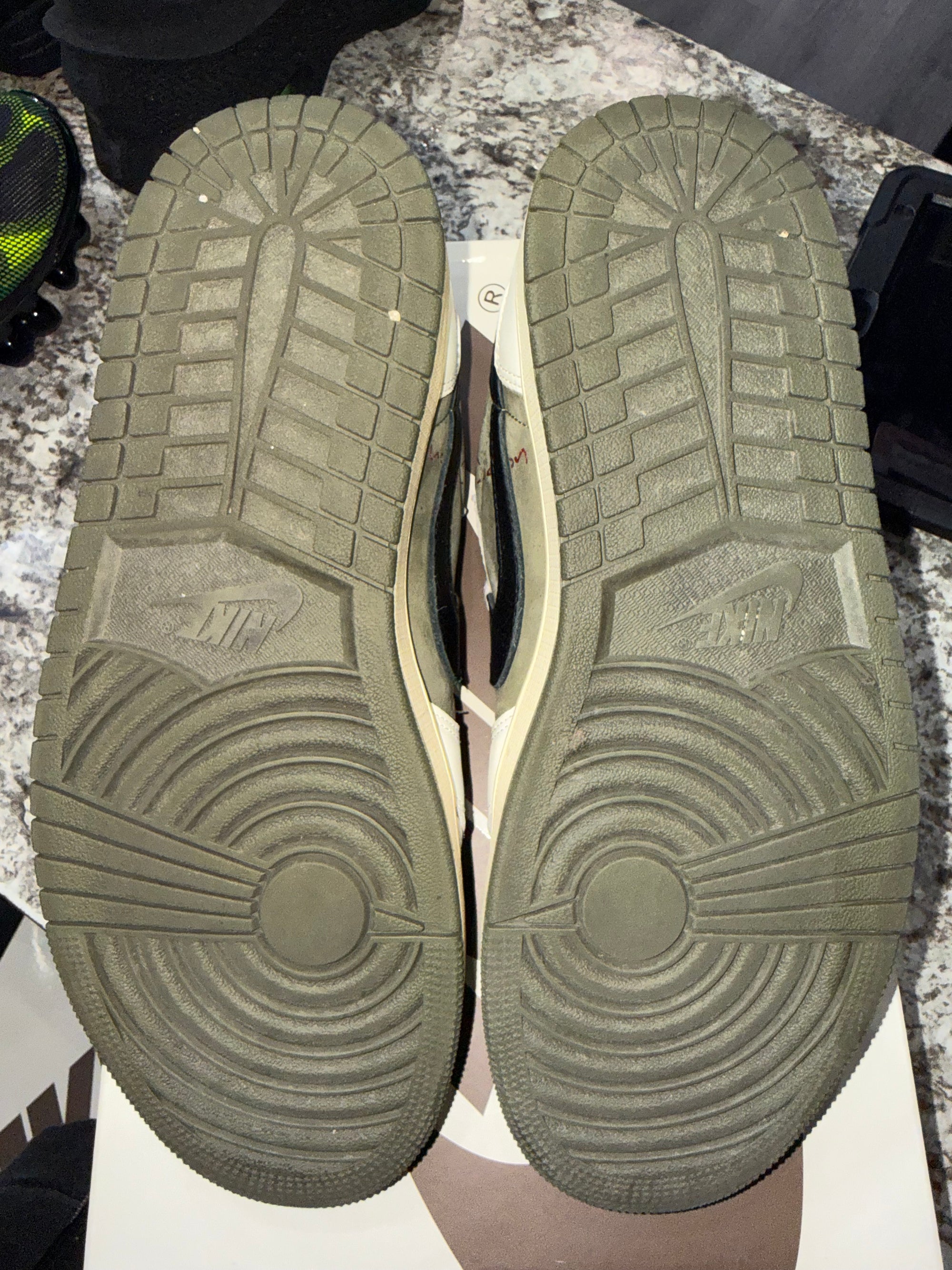 Jordan 1 Retro Low OG SP Travis Scott Medium Olive