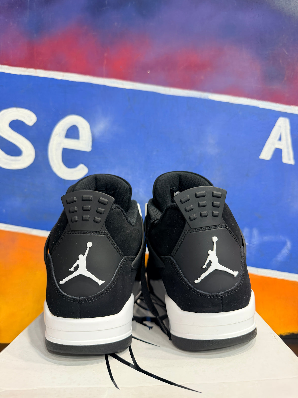 Jordan 4 Retro White Thunder