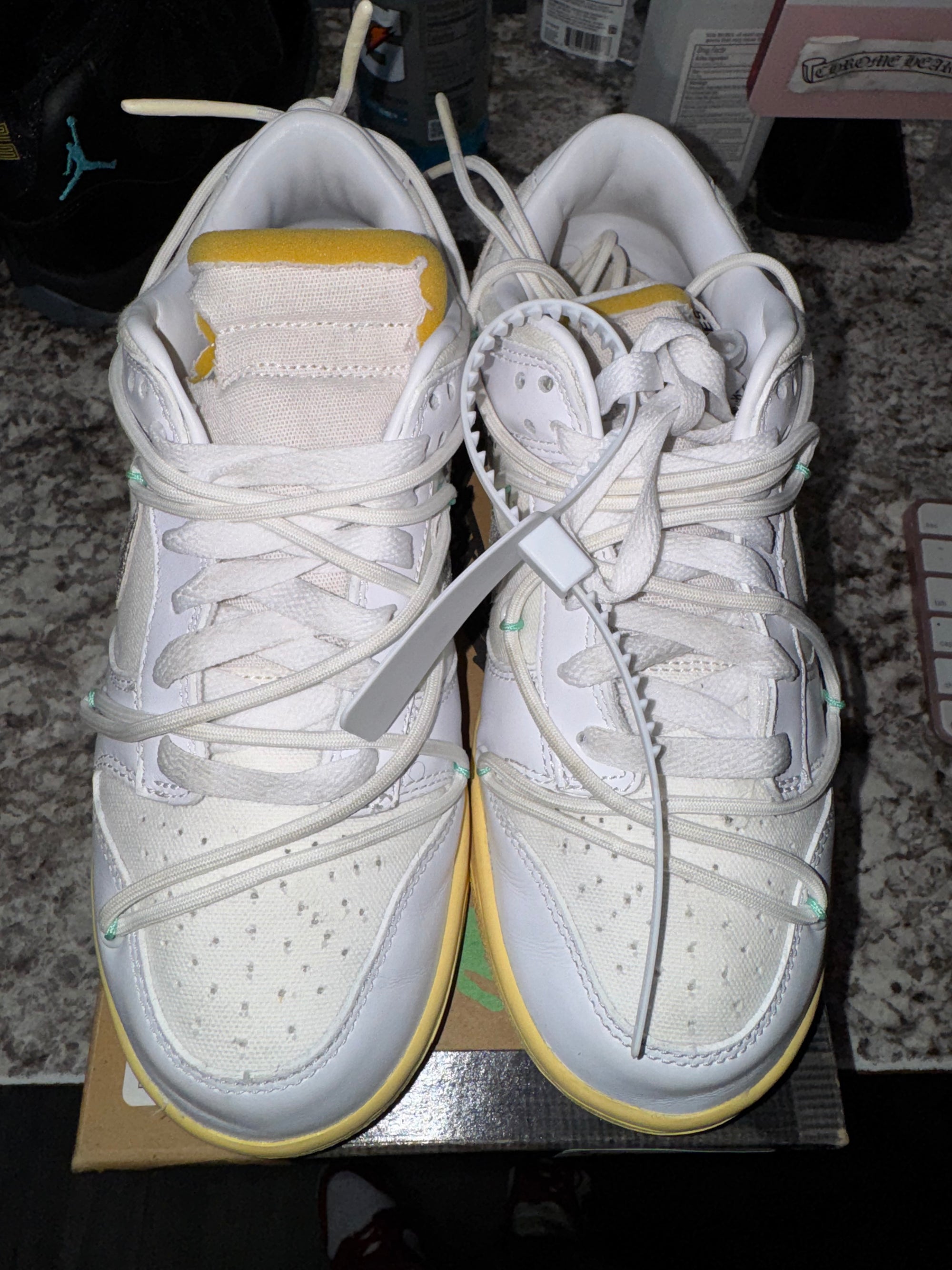 Nike Dunk Low Off-White Lot 1 (DAMAGED BOX)