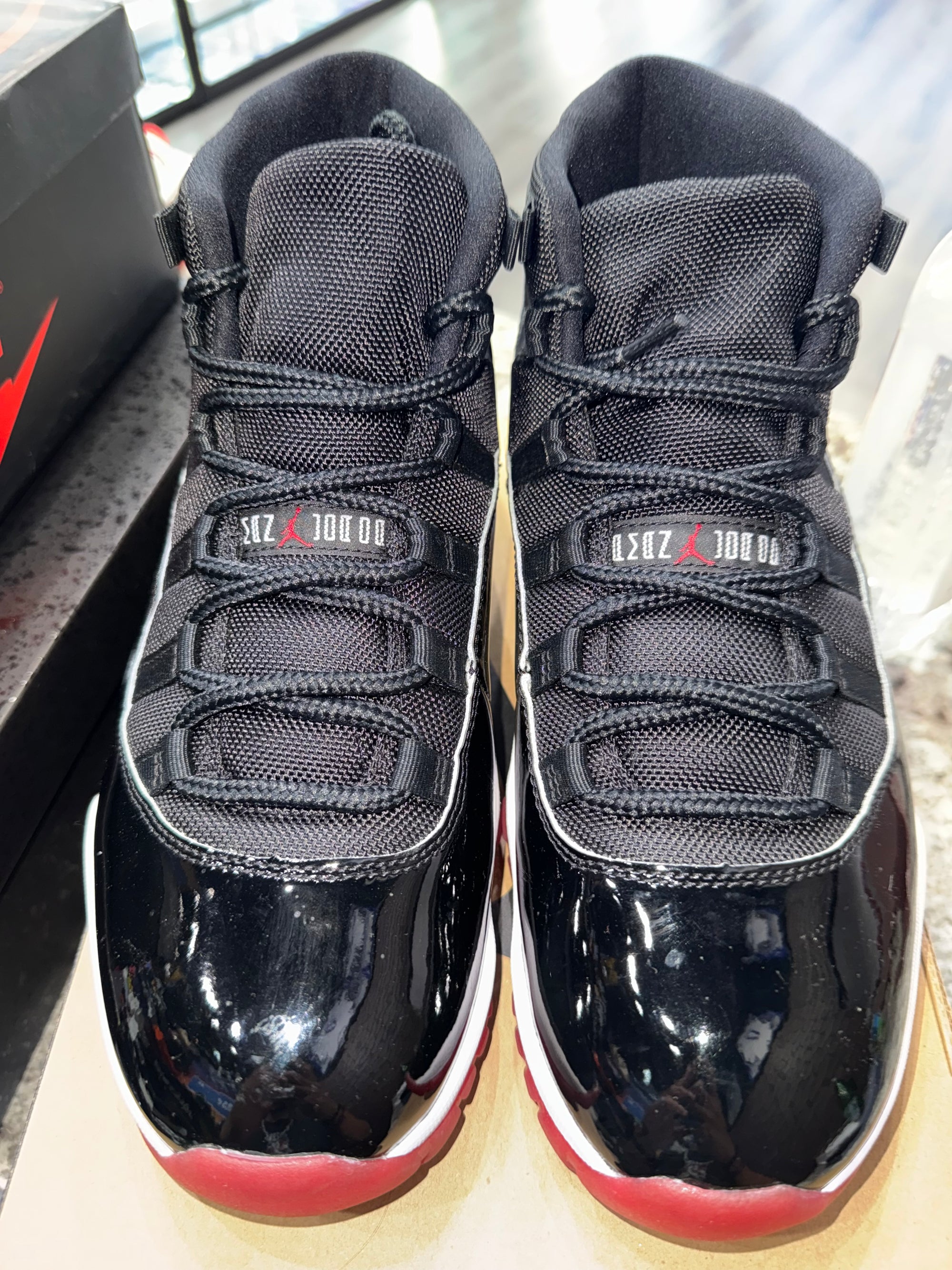 Jordan 11 Retro Playoffs Bred (2019)