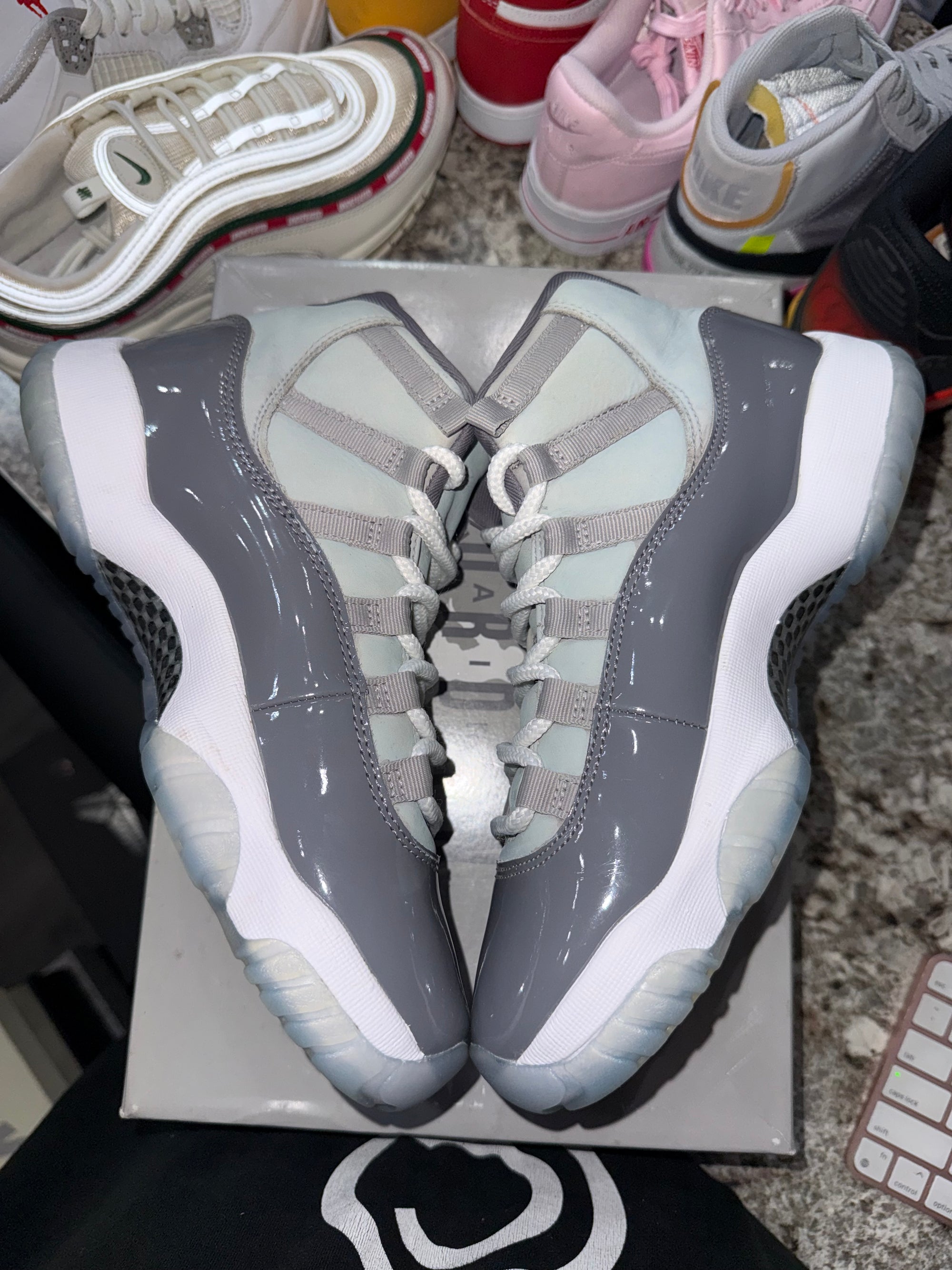 Jordan 11 Retro Cool Grey (2021) (DISCOLORED)