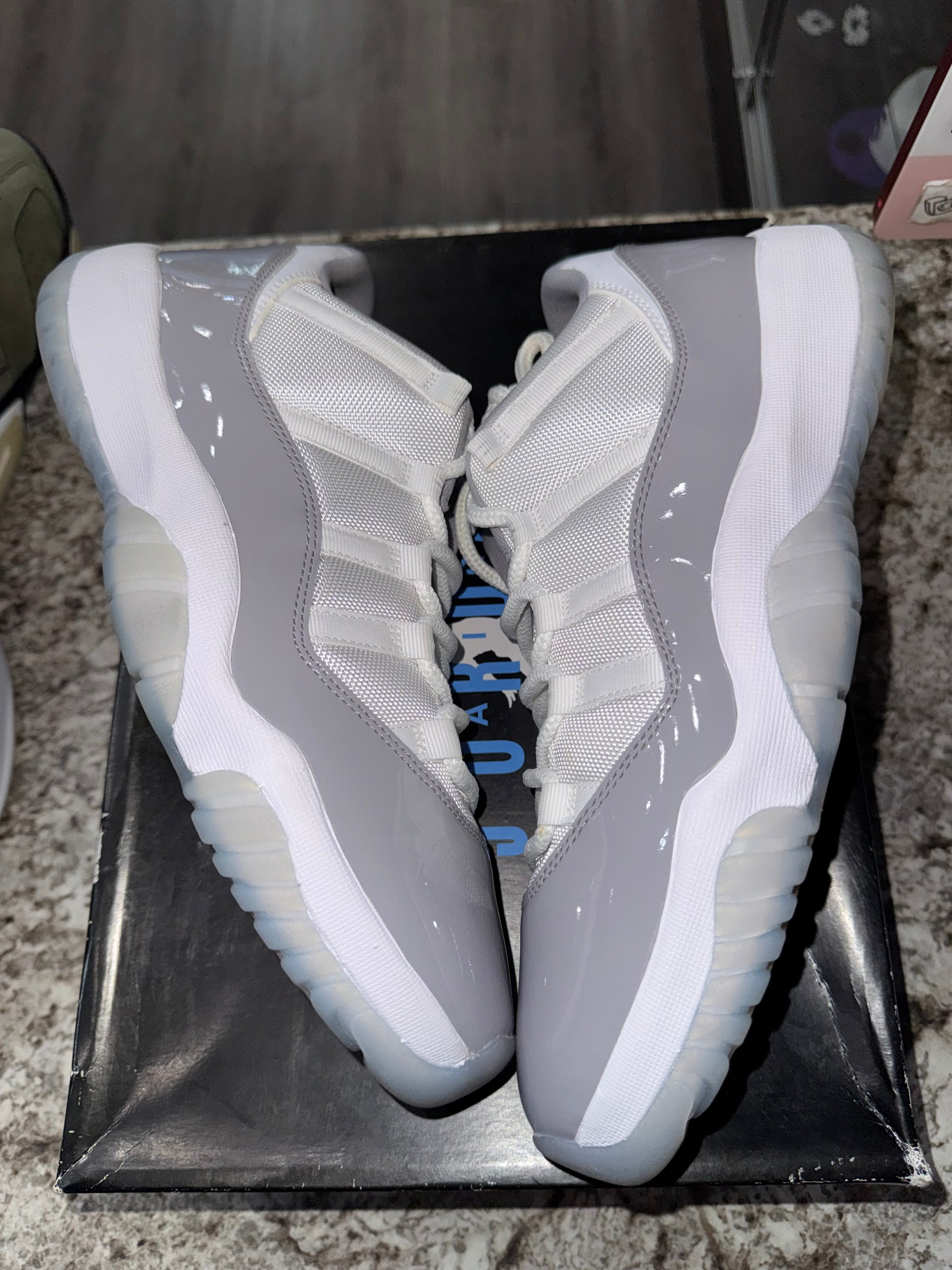 Jordan 11 Retro Low Cement Grey