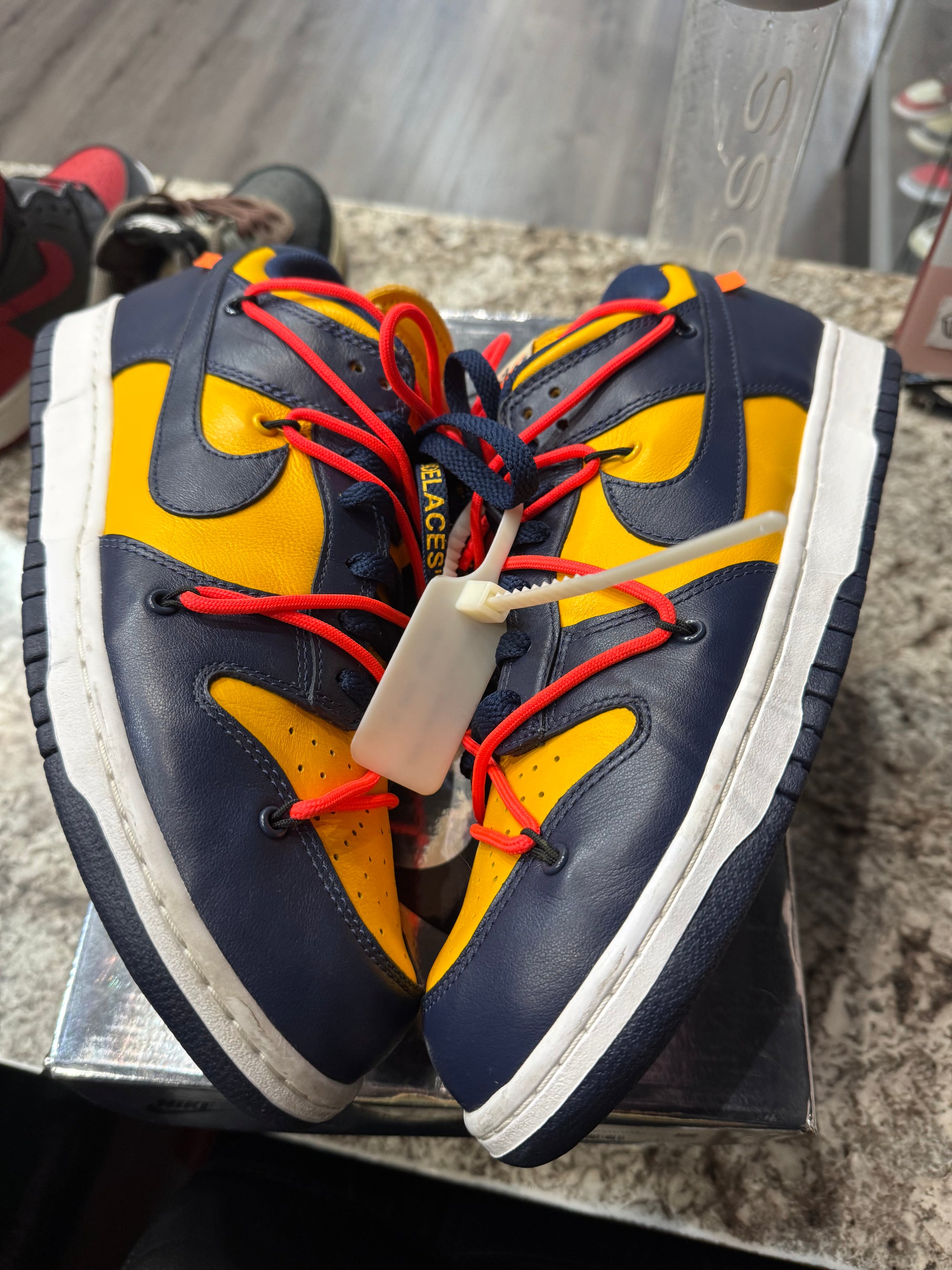 Nike Dunk Low Off-White University Gold