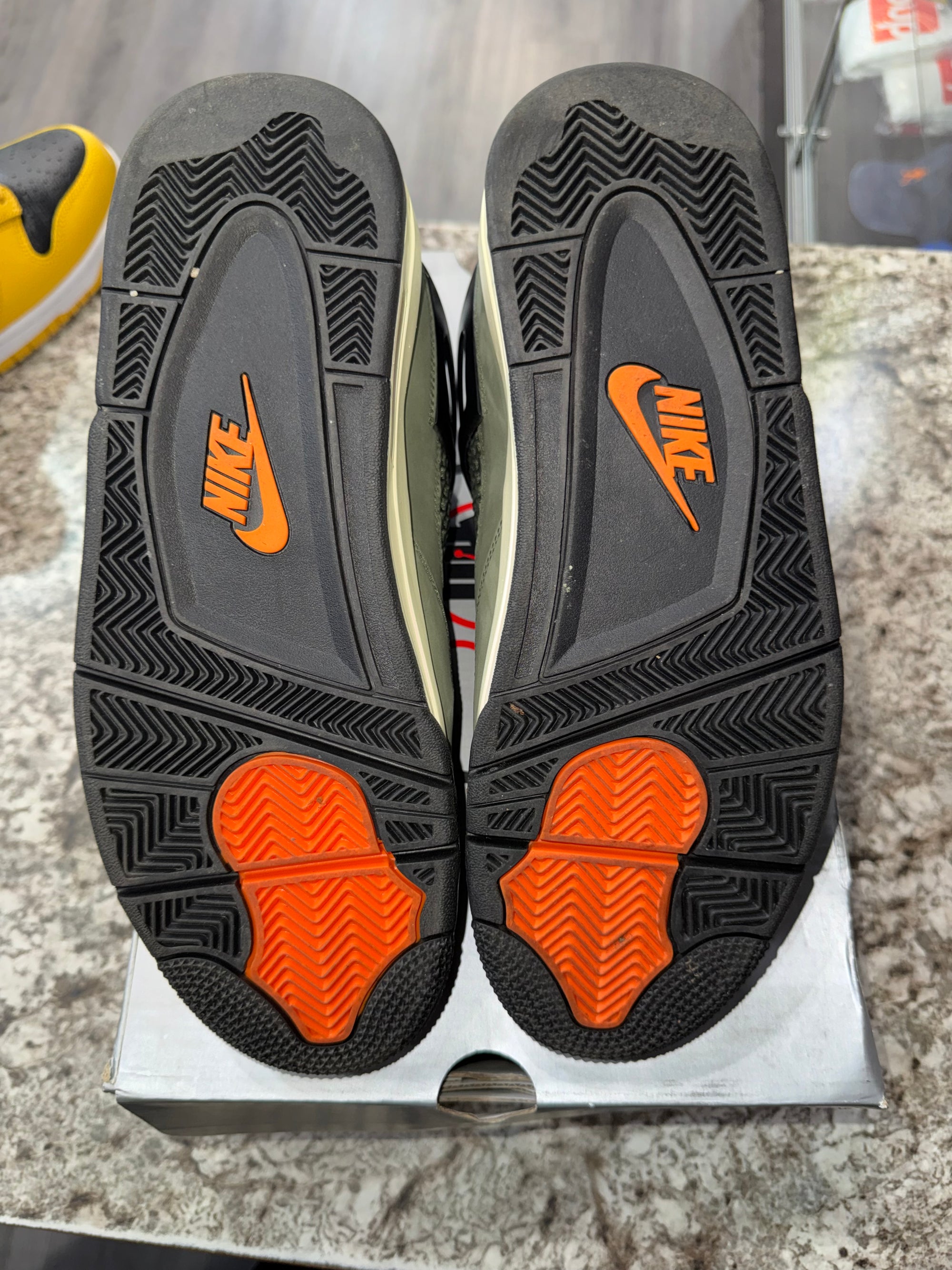 Jordan 4 Retro OG SP Undefeated (2025)