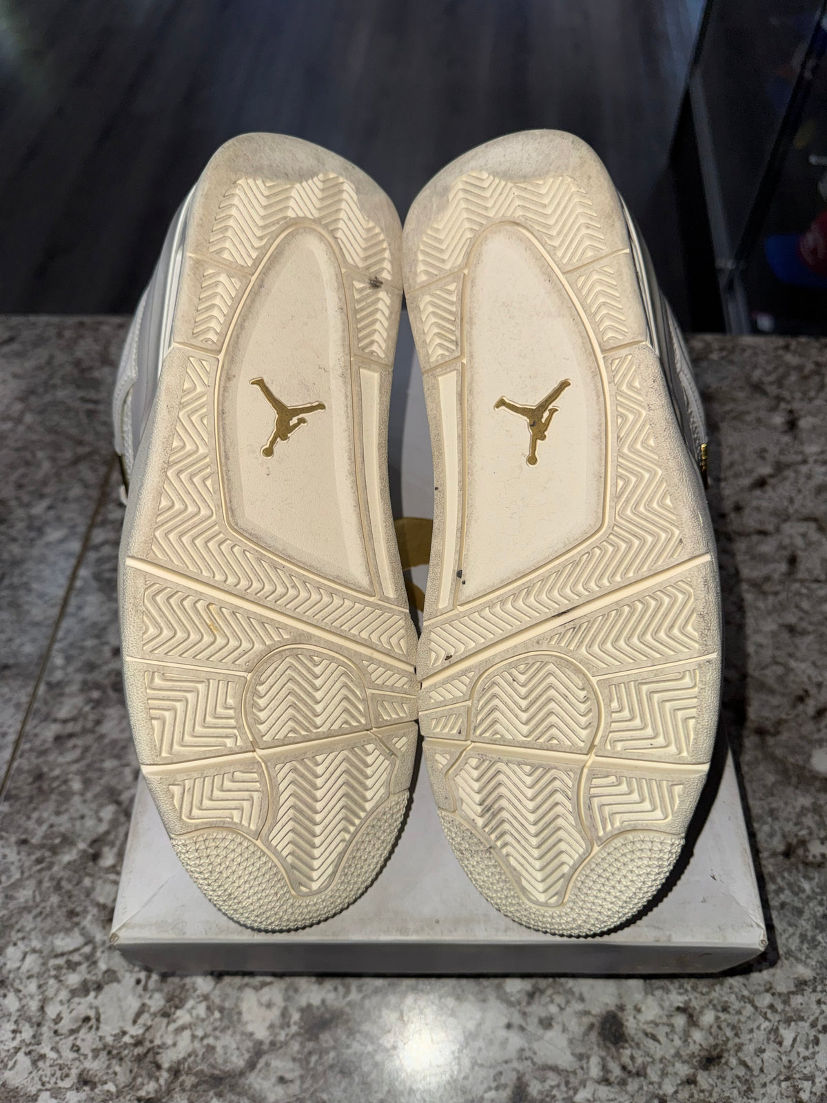 Jordan 4 Retro Metallic Gold (Women's)