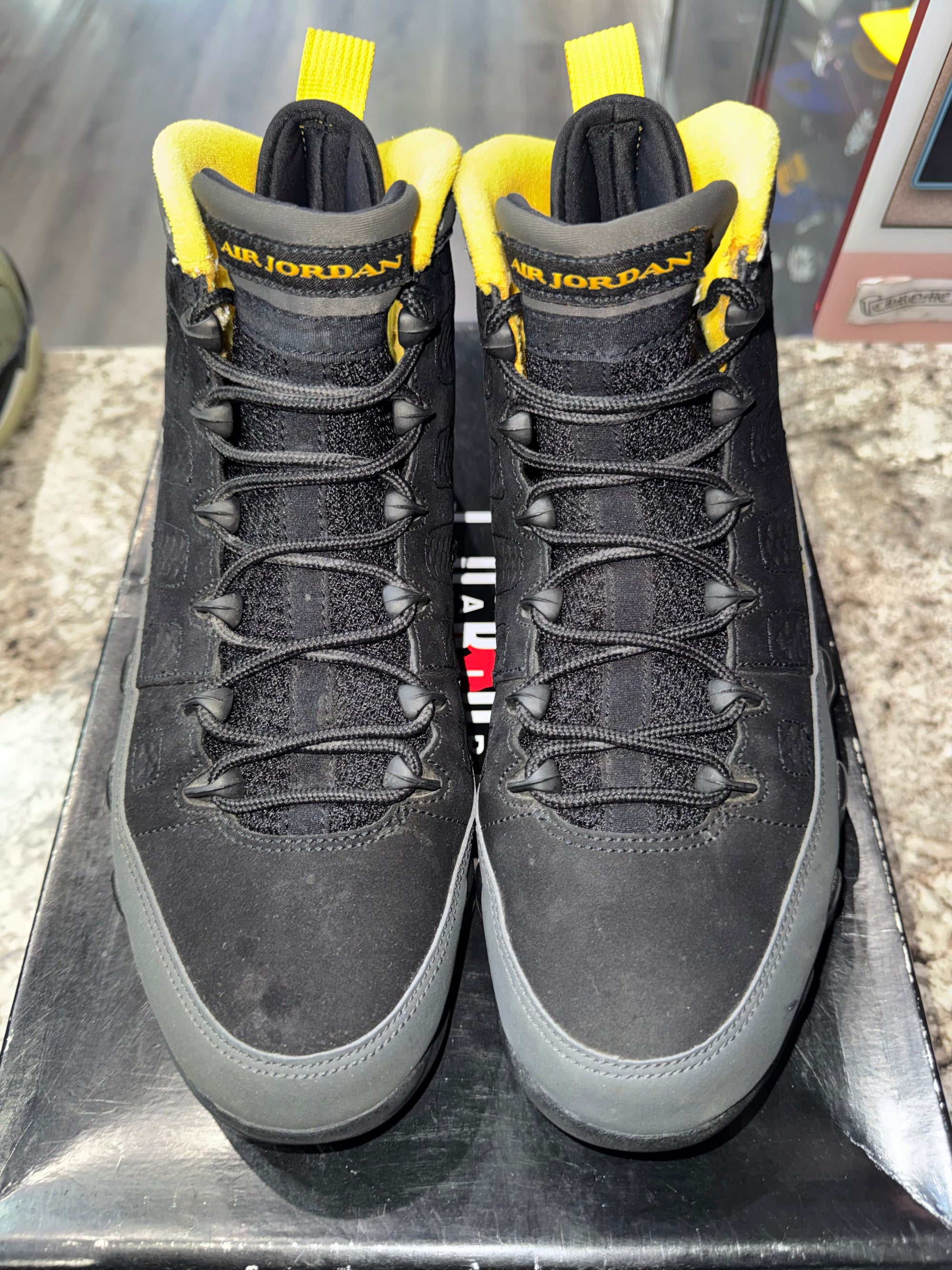 Jordan 9 Retro Dark Charcoal University Gold