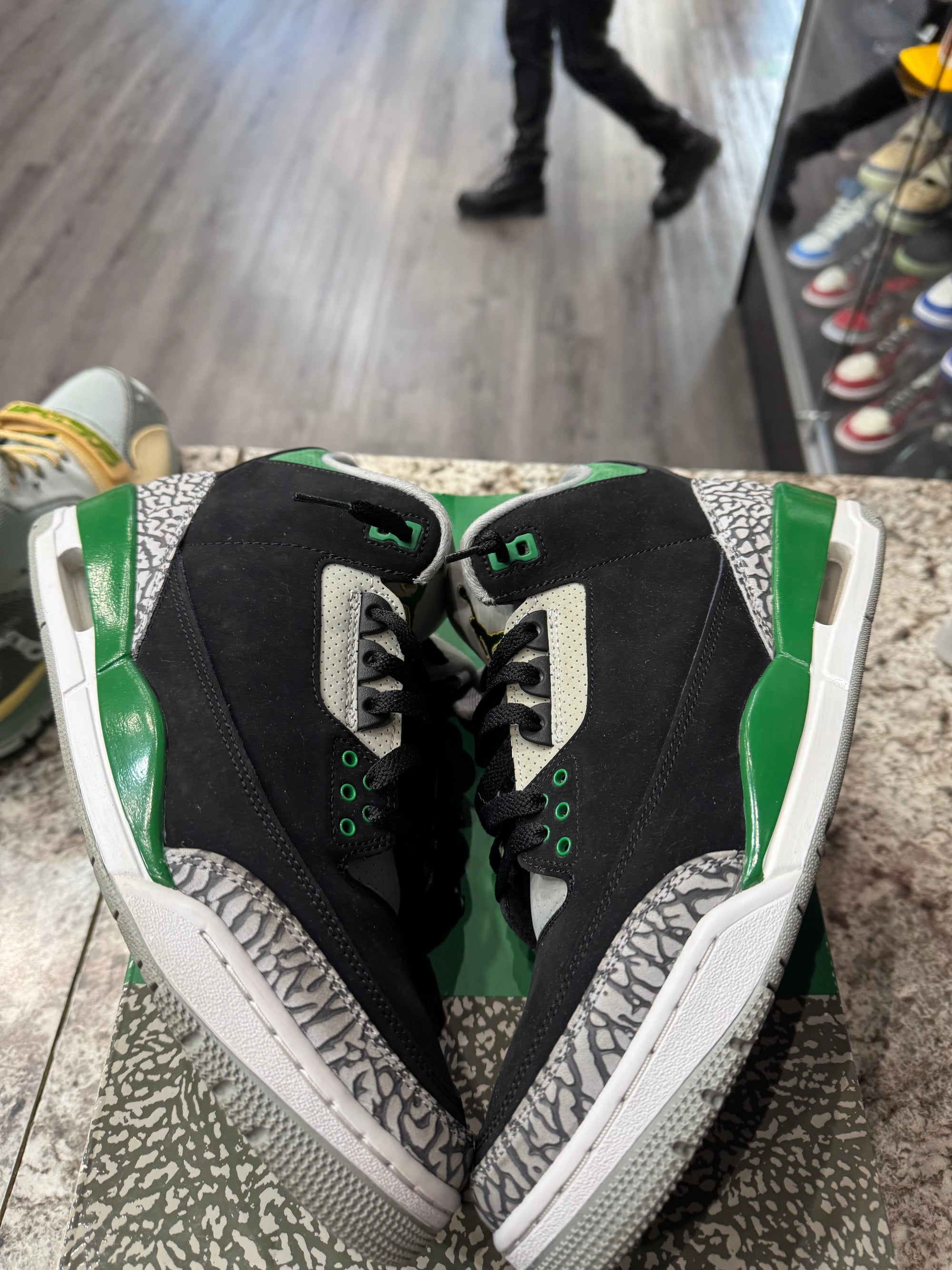 Jordan 3 Retro Pine Green (Damaged Box)