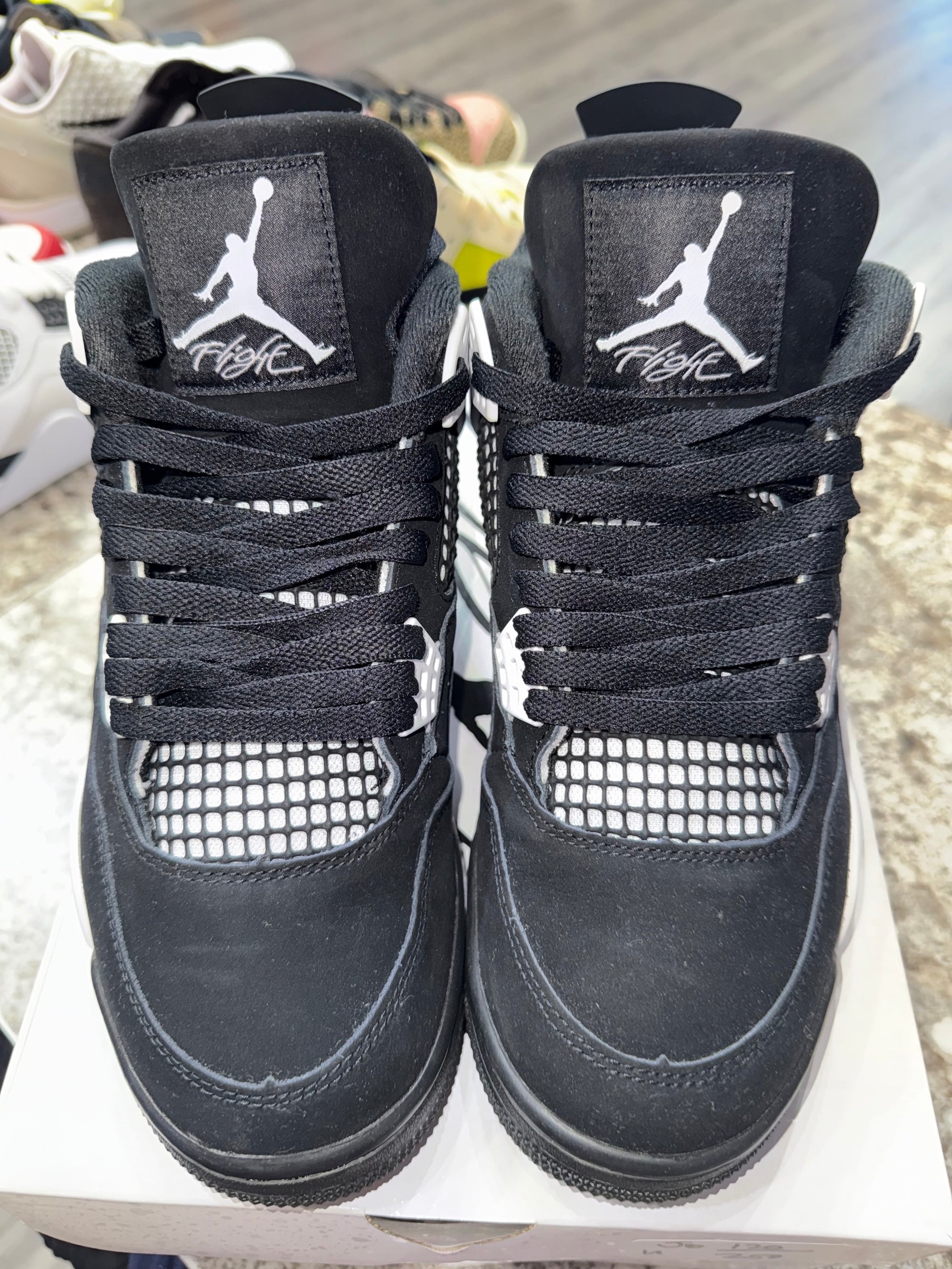 Jordan 4 Retro White Thunder