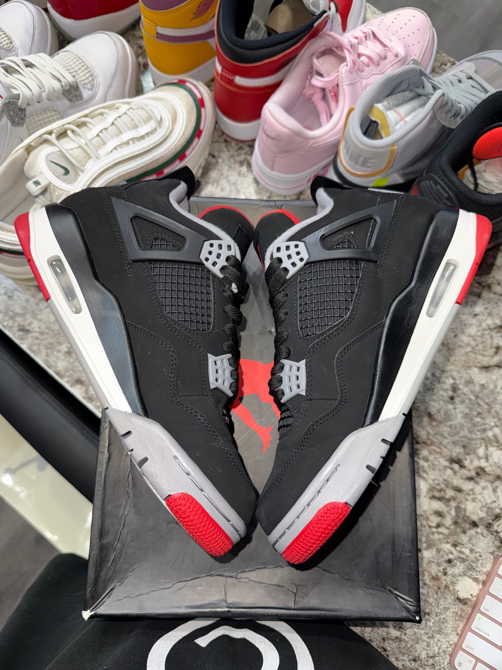 Jordan 4 Retro Bred (2019)