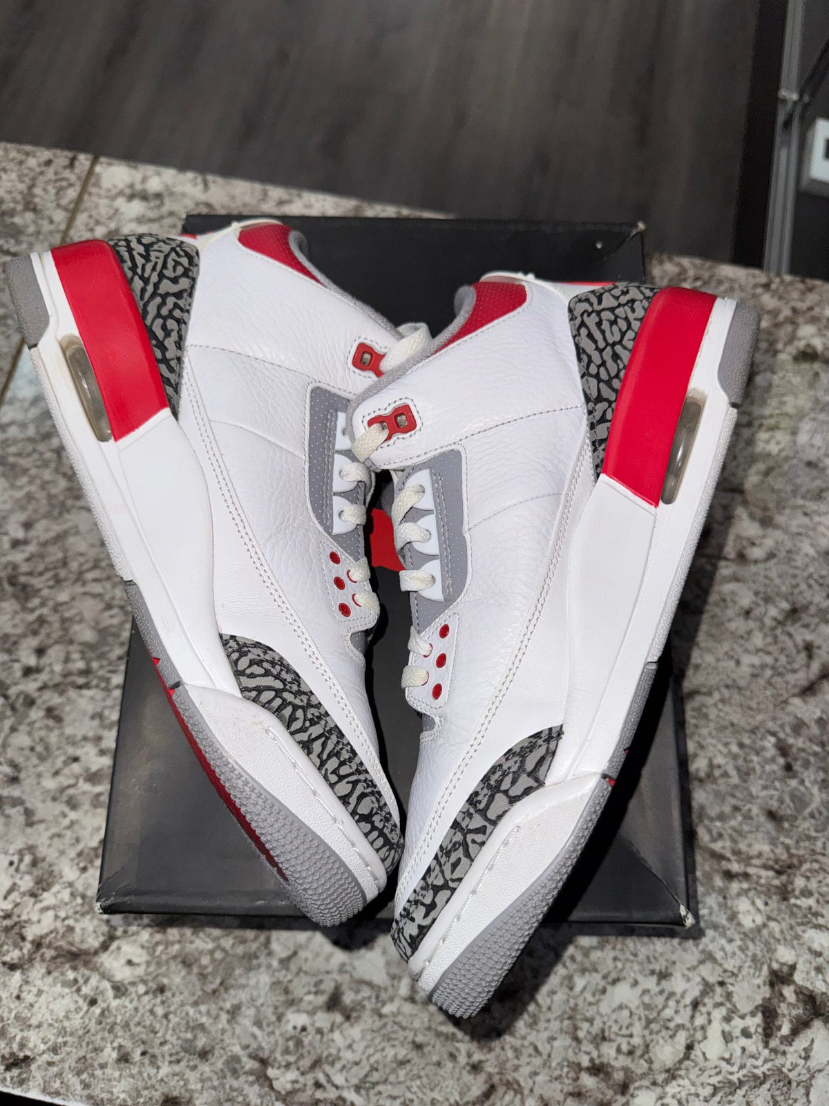 Jordan 3 Retro Fire Red (2022)