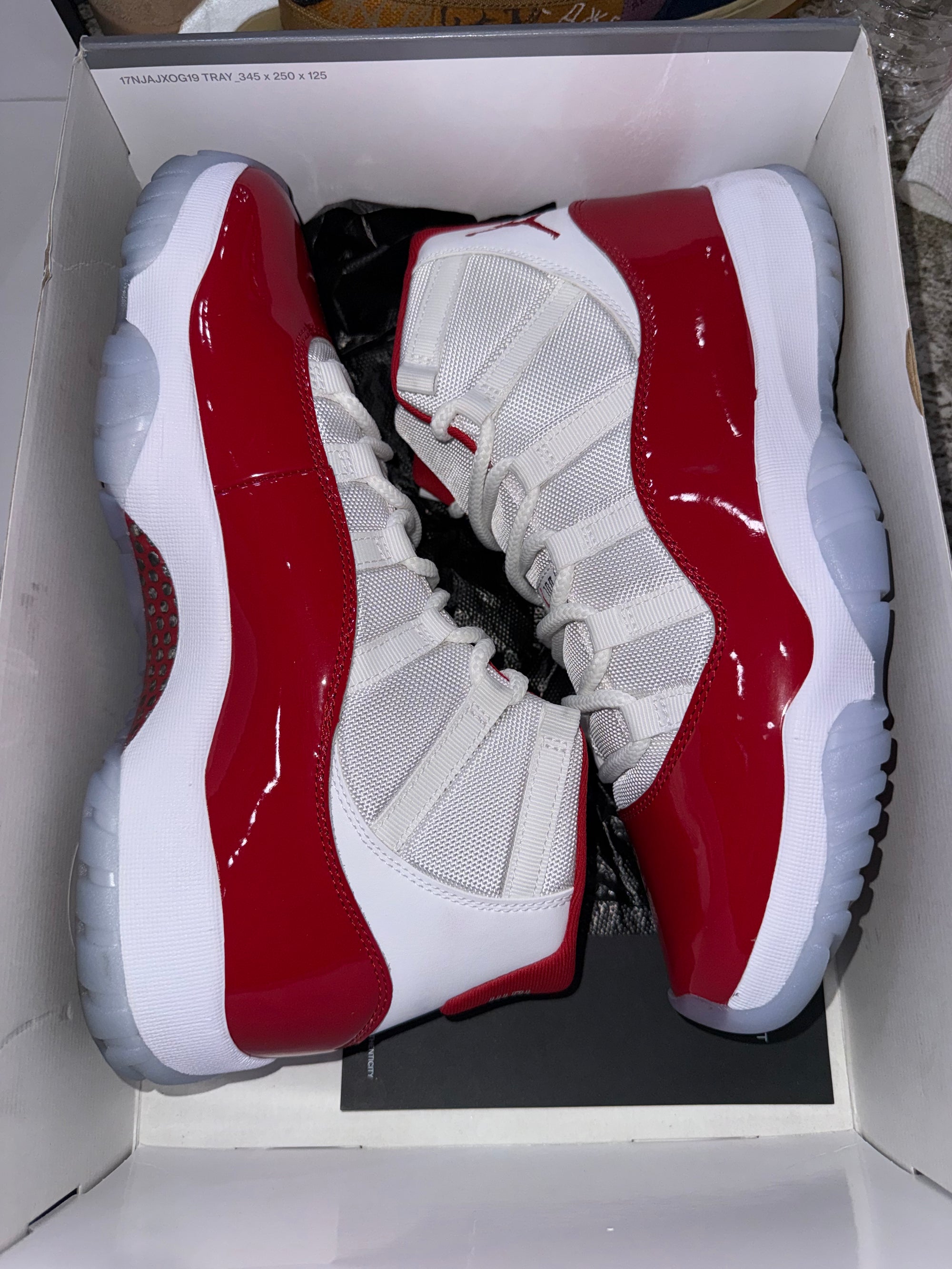 Jordan 11 Retro Cherry (2022)