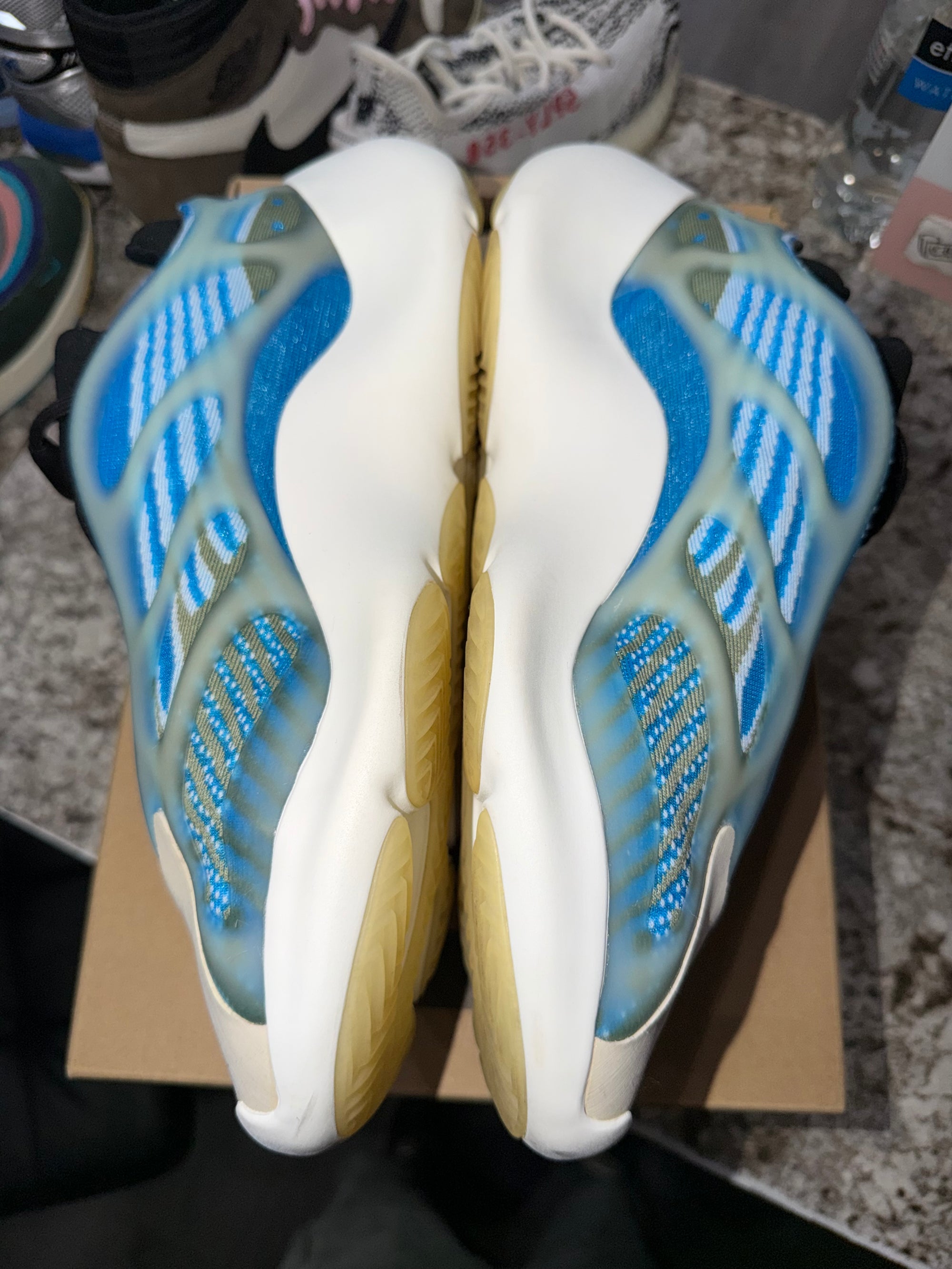 adidas Yeezy 700 V3 Arzareth