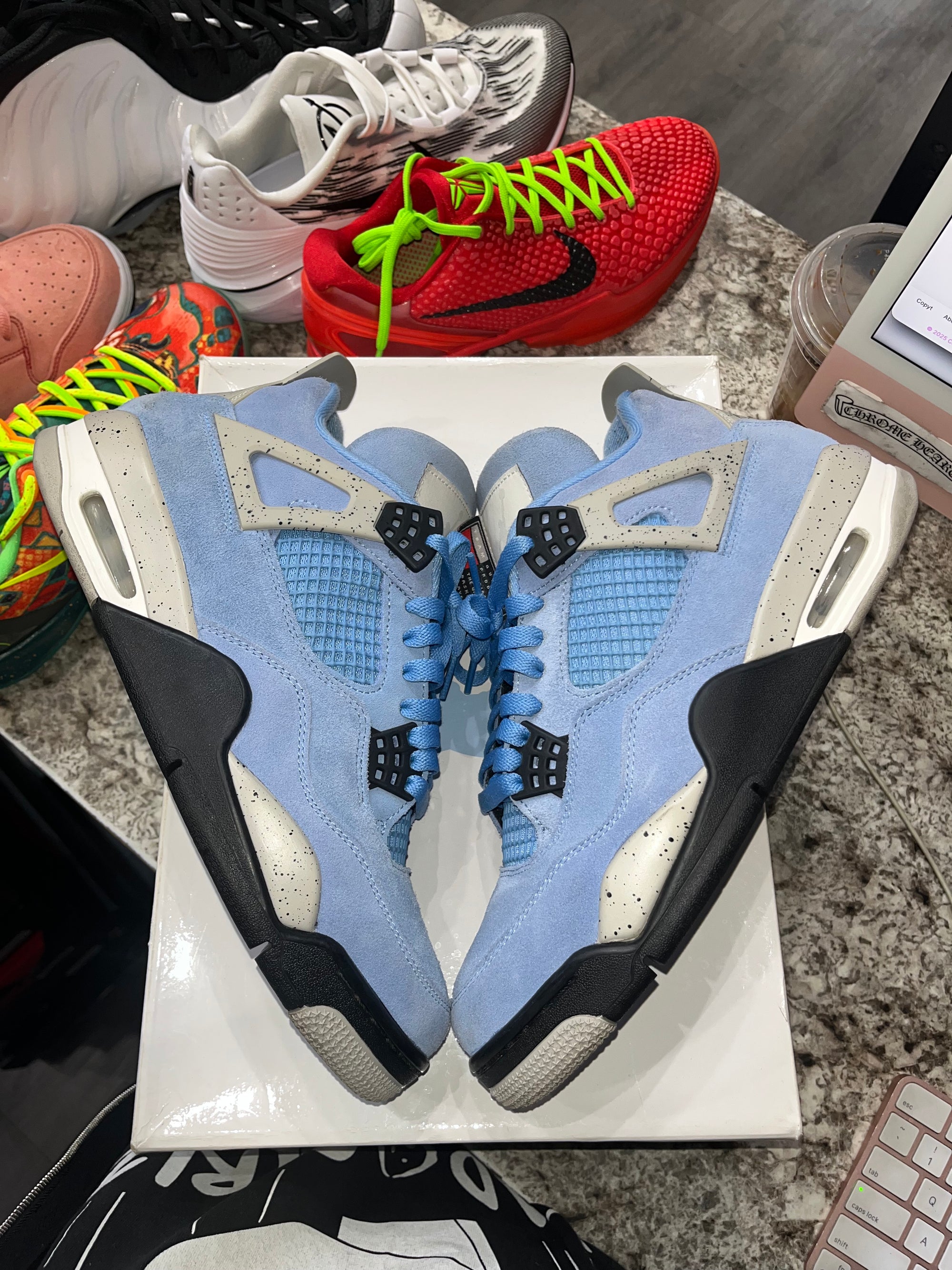 Jordan 4 Retro University Blue