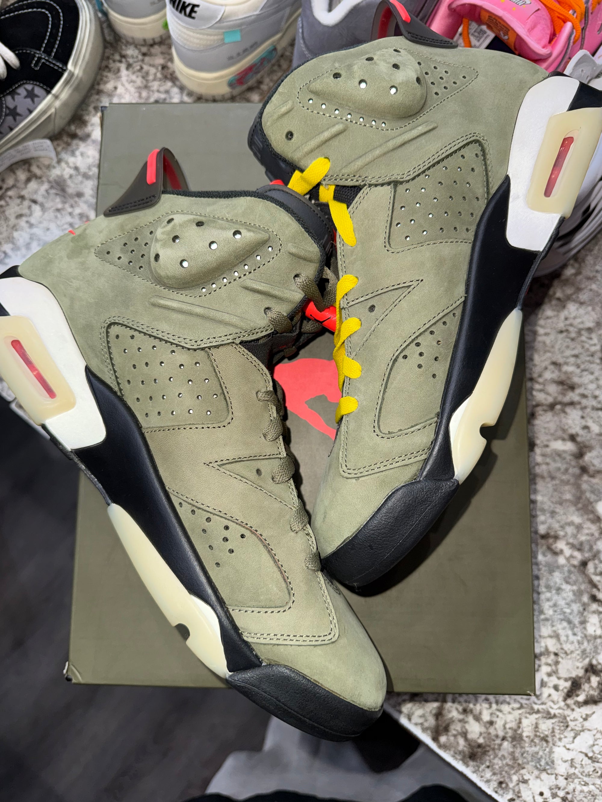 Jordan 6 Retro Travis Scott