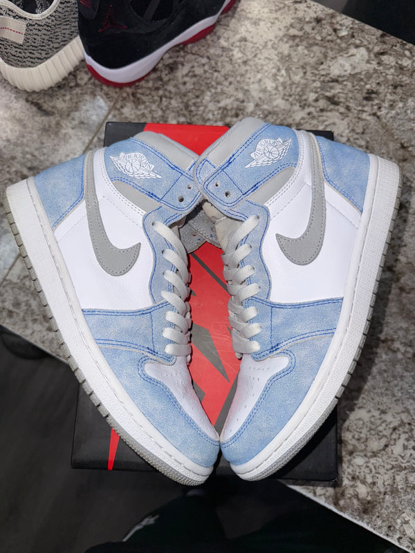 Jordan 1 Retro High Hyper Royal Smoke Grey