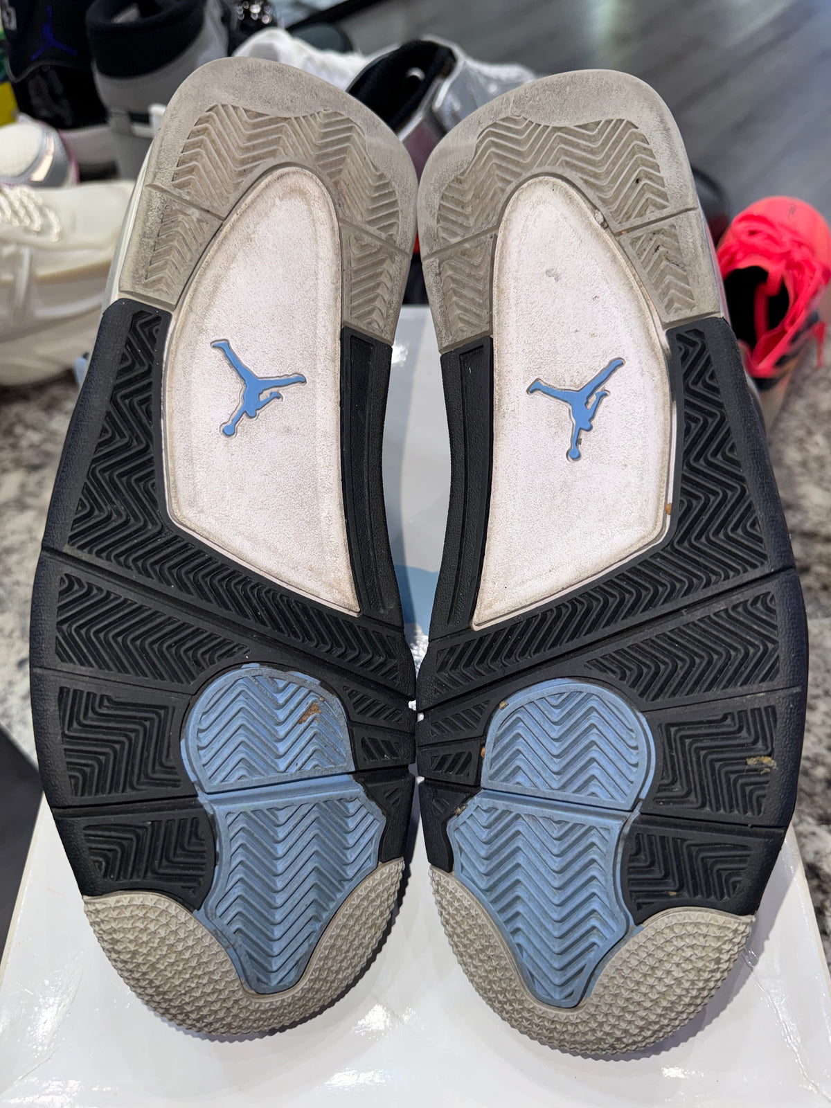 Jordan 4 Retro University Blue