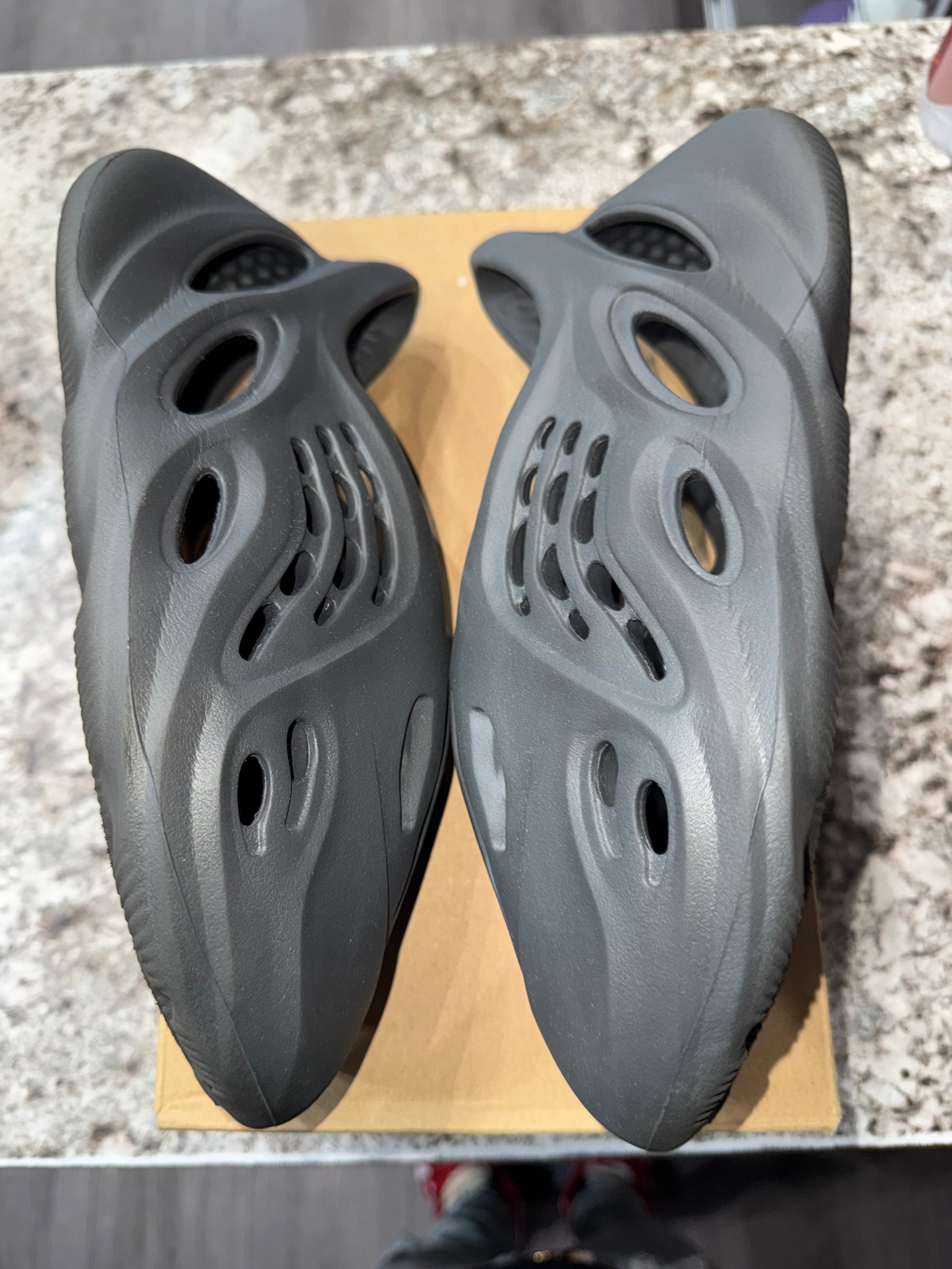 adidas Yeezy Foam RNR Carbon