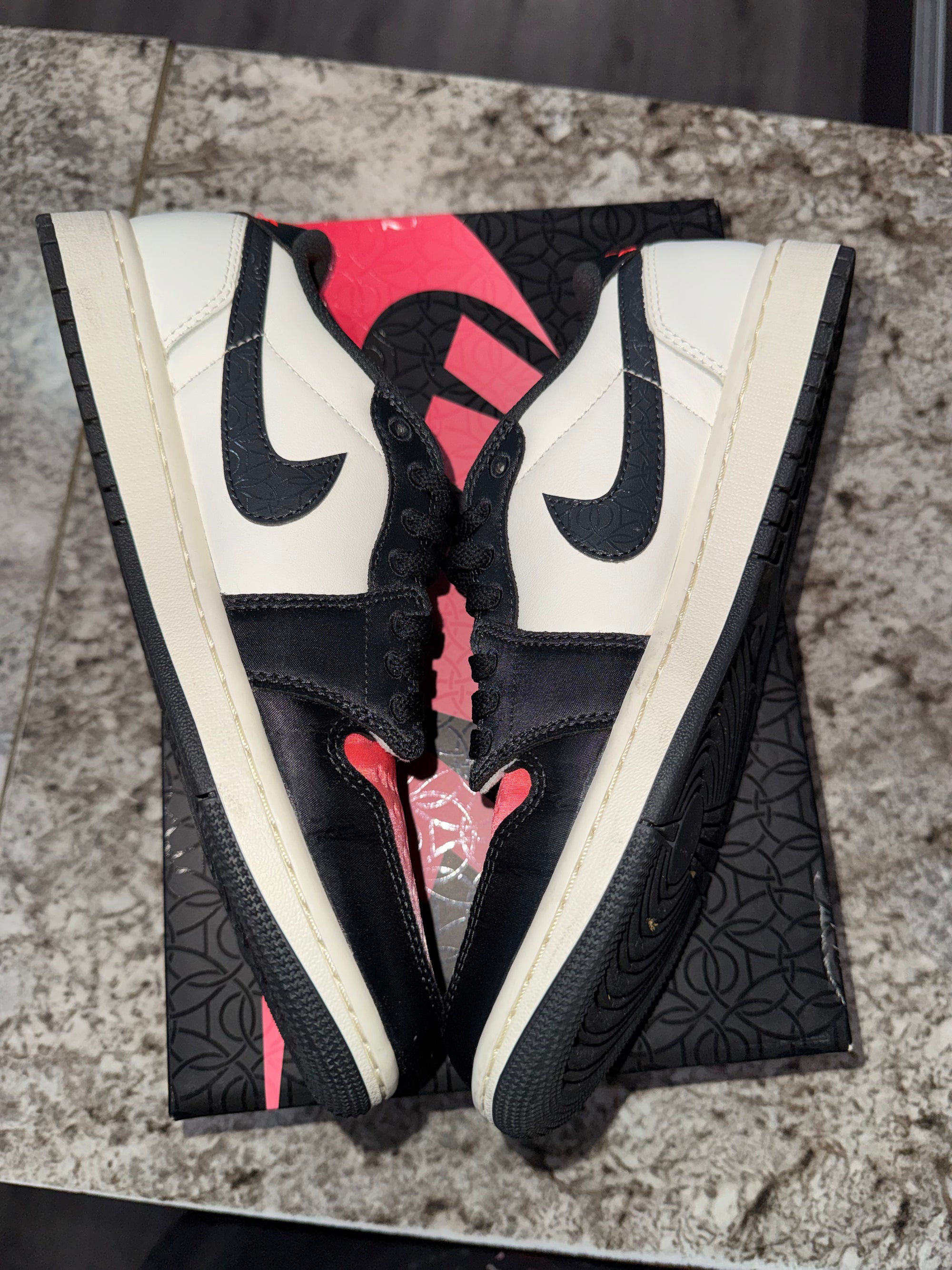 Jordan 1 Retro Low OG PSG Paris Saint-Germain
