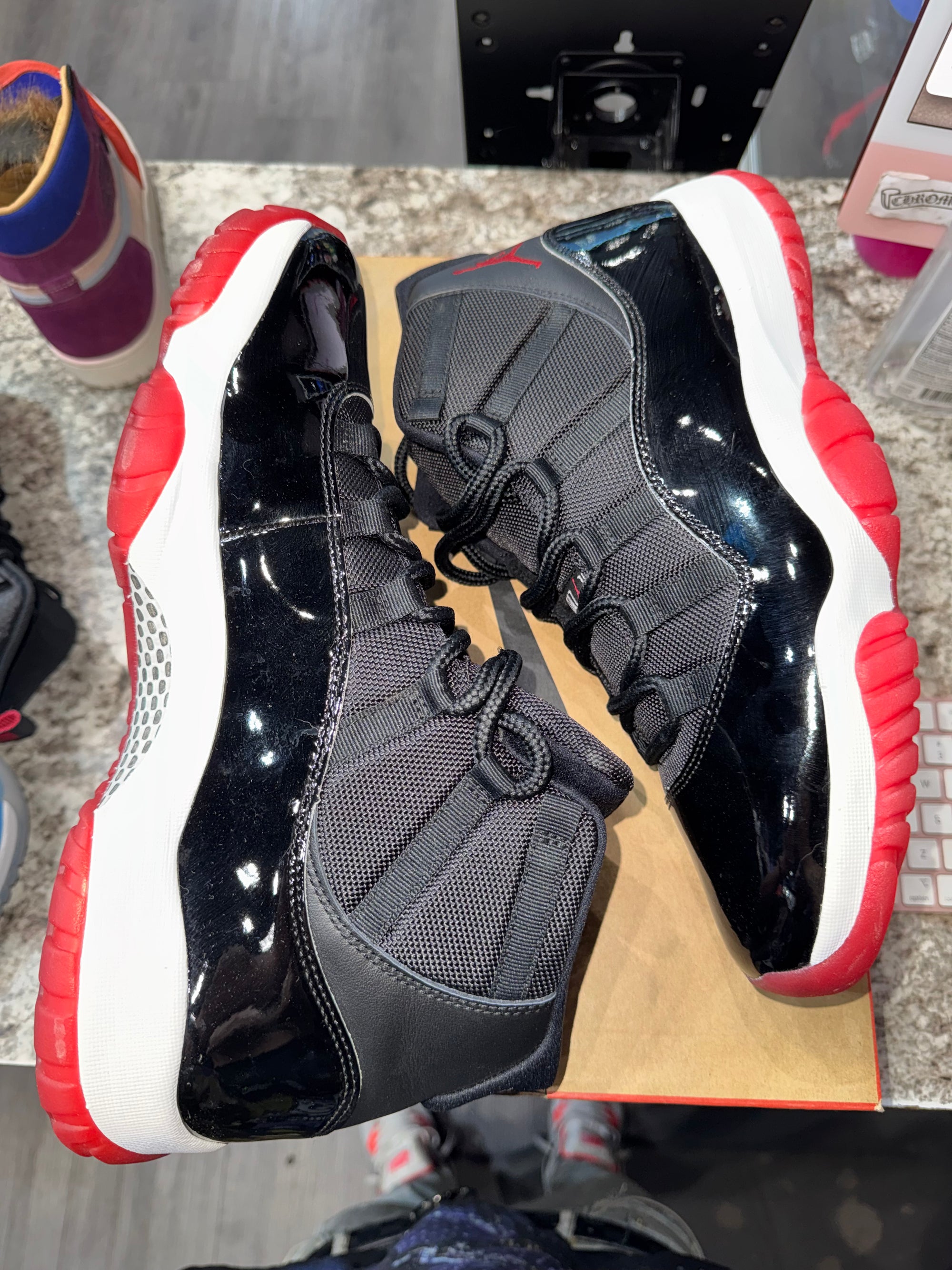 Jordan 11 Retro Playoffs Bred (2019)