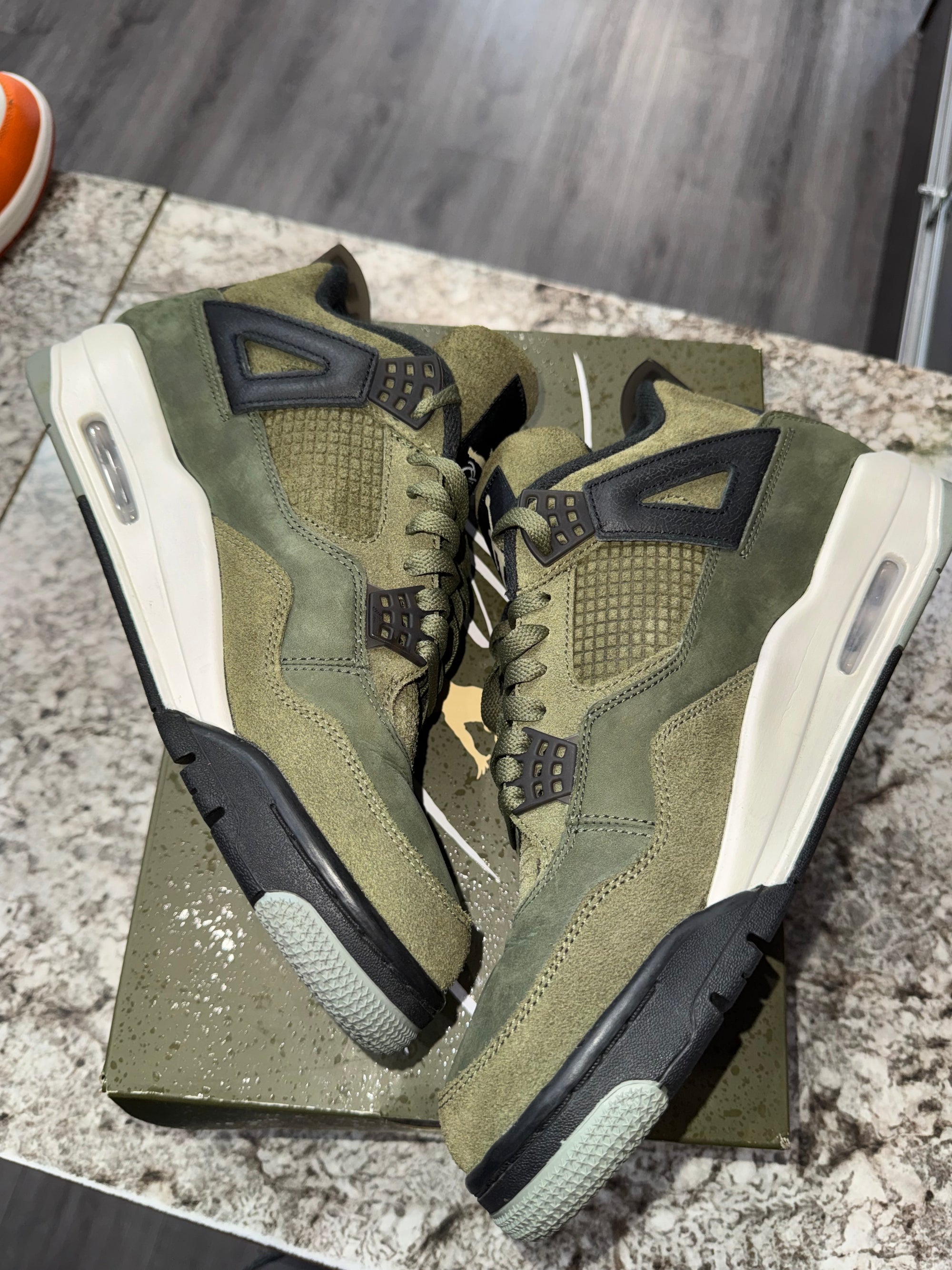 Jordan 4 Retro SE Craft Medium Olive
