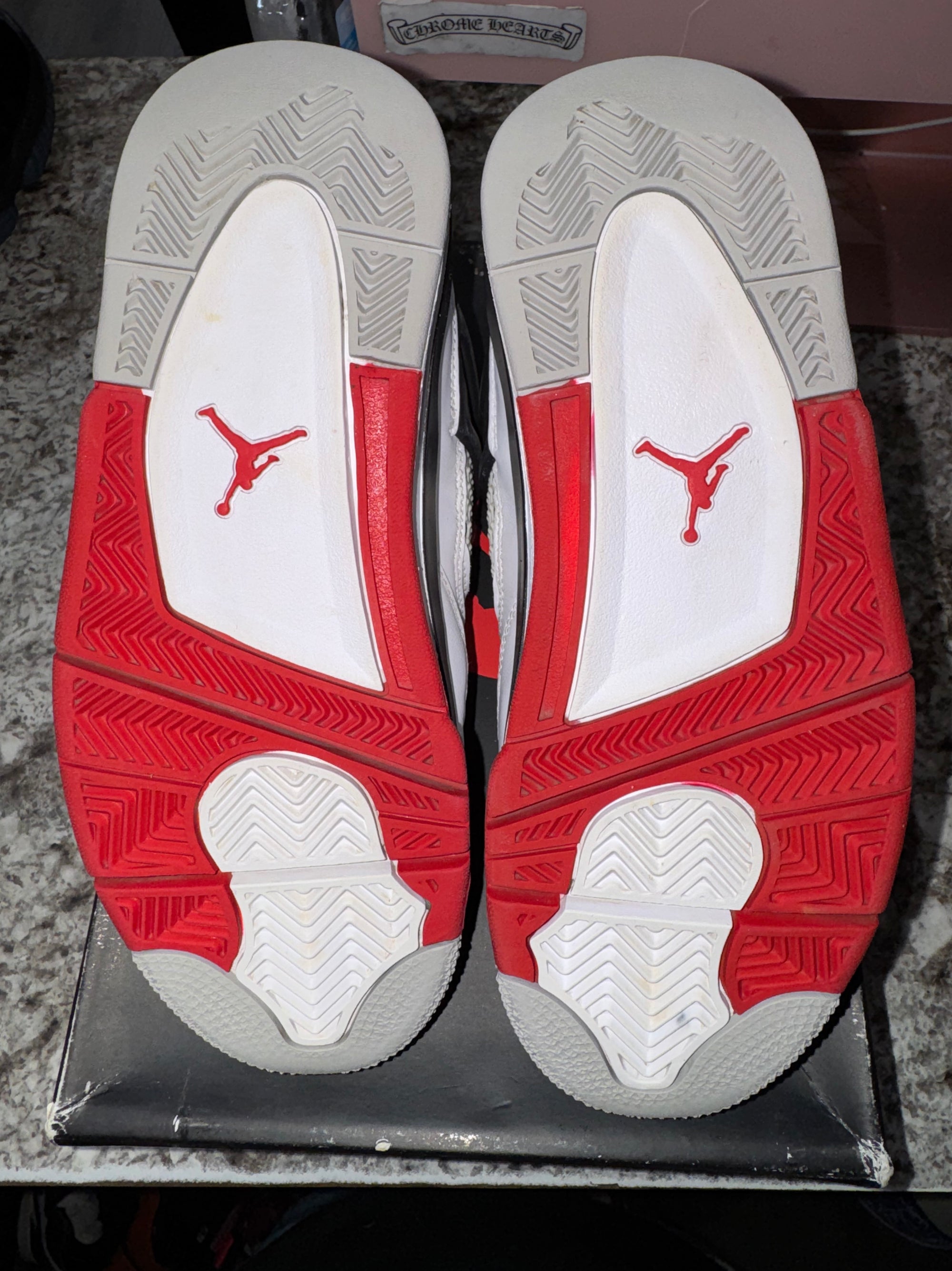 Jordan 4 Retro Fire Red (2020) (GS) (DAMAGED BOX)