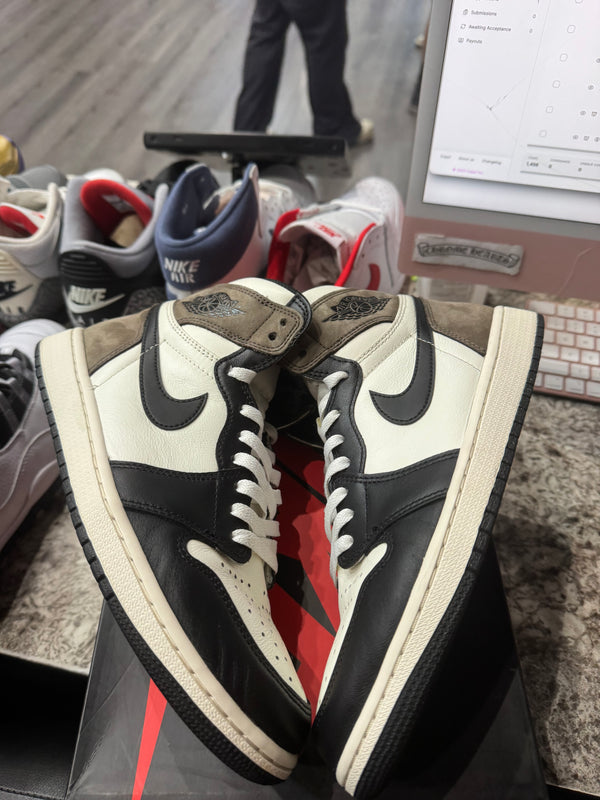 Jordan 1 Retro High Dark Mocha