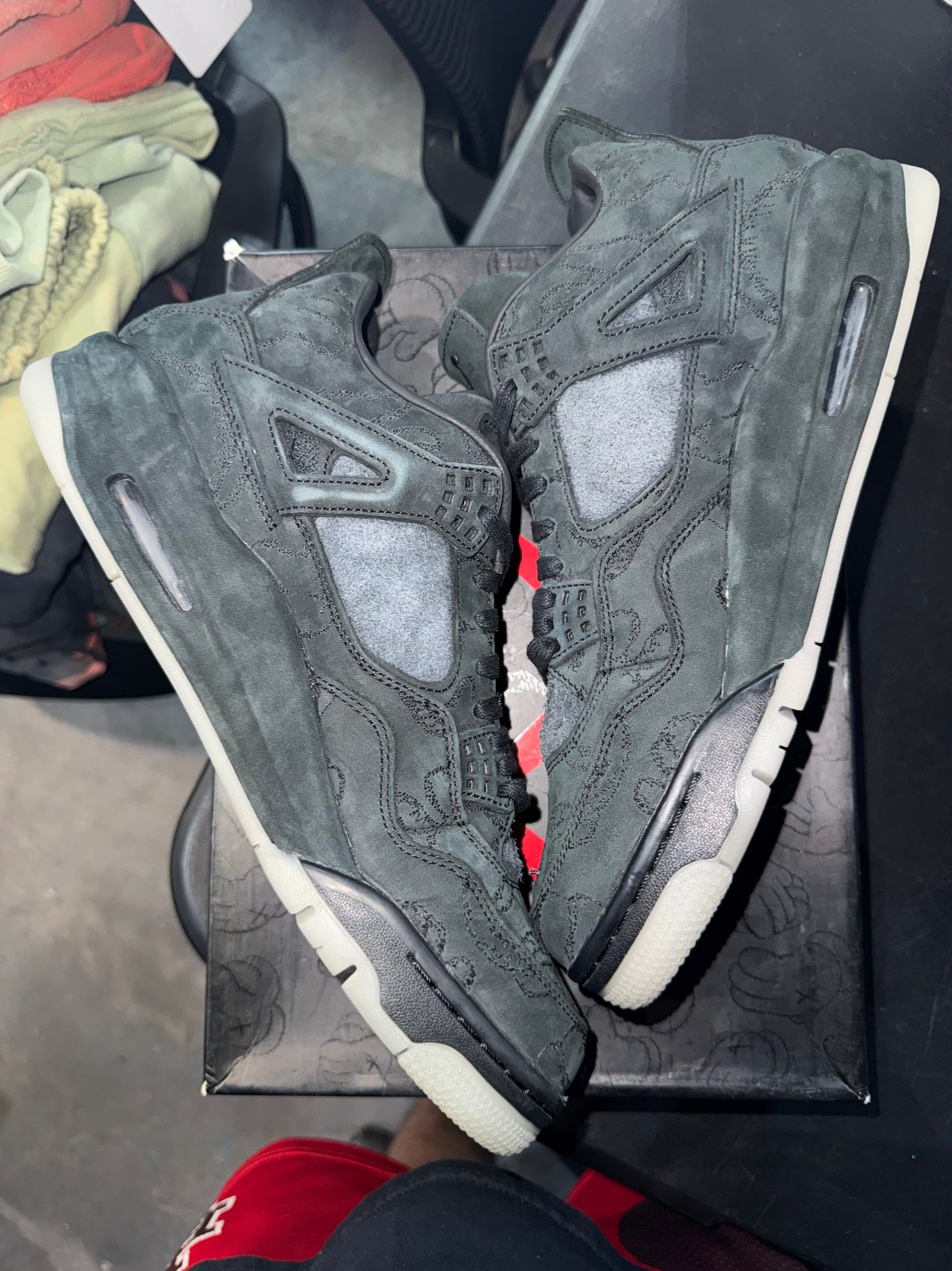 Jordan 4 Retro Kaws Black