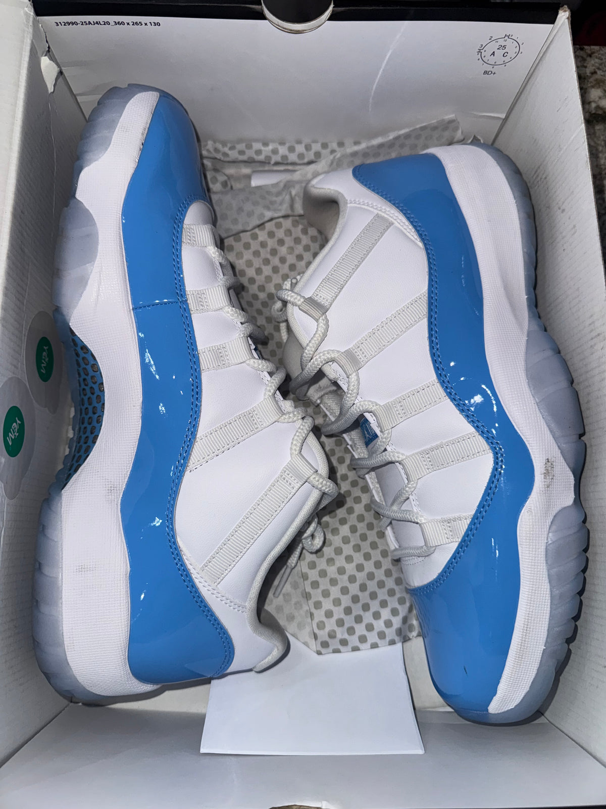 Jordan 11 Retro Low University Blue (2026)